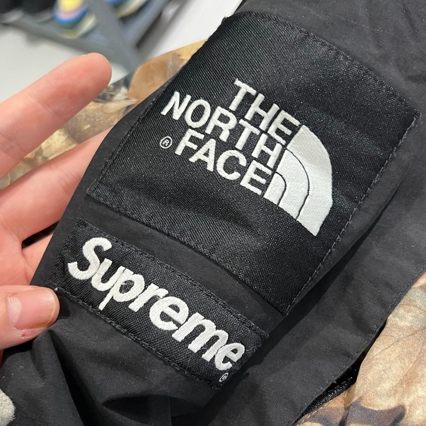 Supreme × The North Face Supreme x The North Face Leaves Mountain Light Jacket Size M Size US M / EU 48-50 / 2 - 4 Thumbnail
