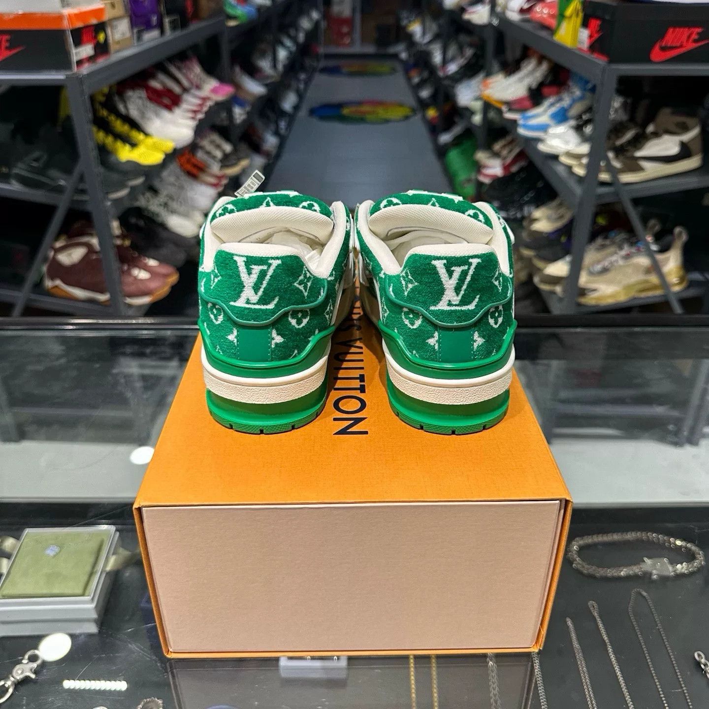 Louis Vuitton Louis Vuitton Trainer Low-Top Sneakers Size 35.5 Size US 5.5 / IT 35.5 - 4 Thumbnail