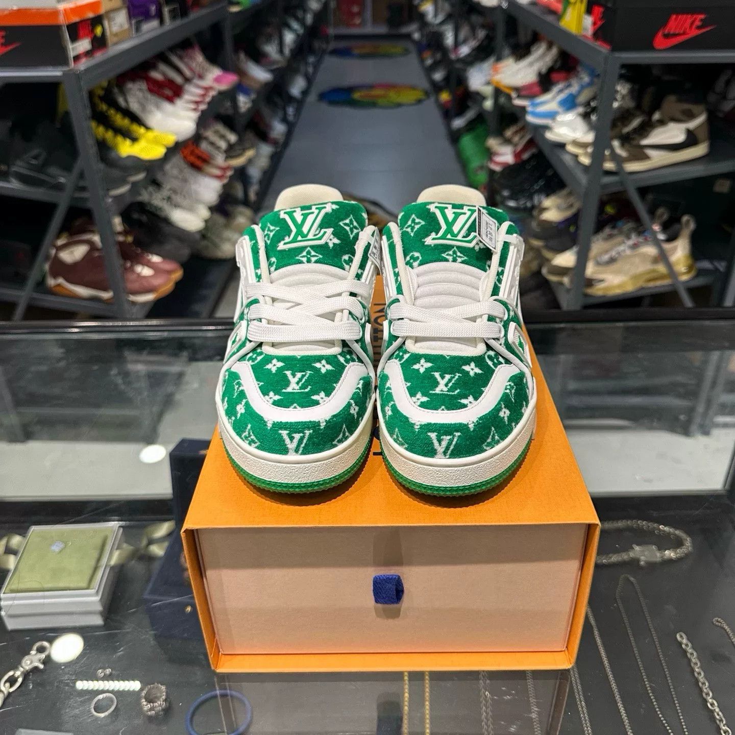 Louis Vuitton Louis Vuitton Trainer Low-Top Sneakers Size 35.5 Size US 5.5 / IT 35.5 - 3 Thumbnail