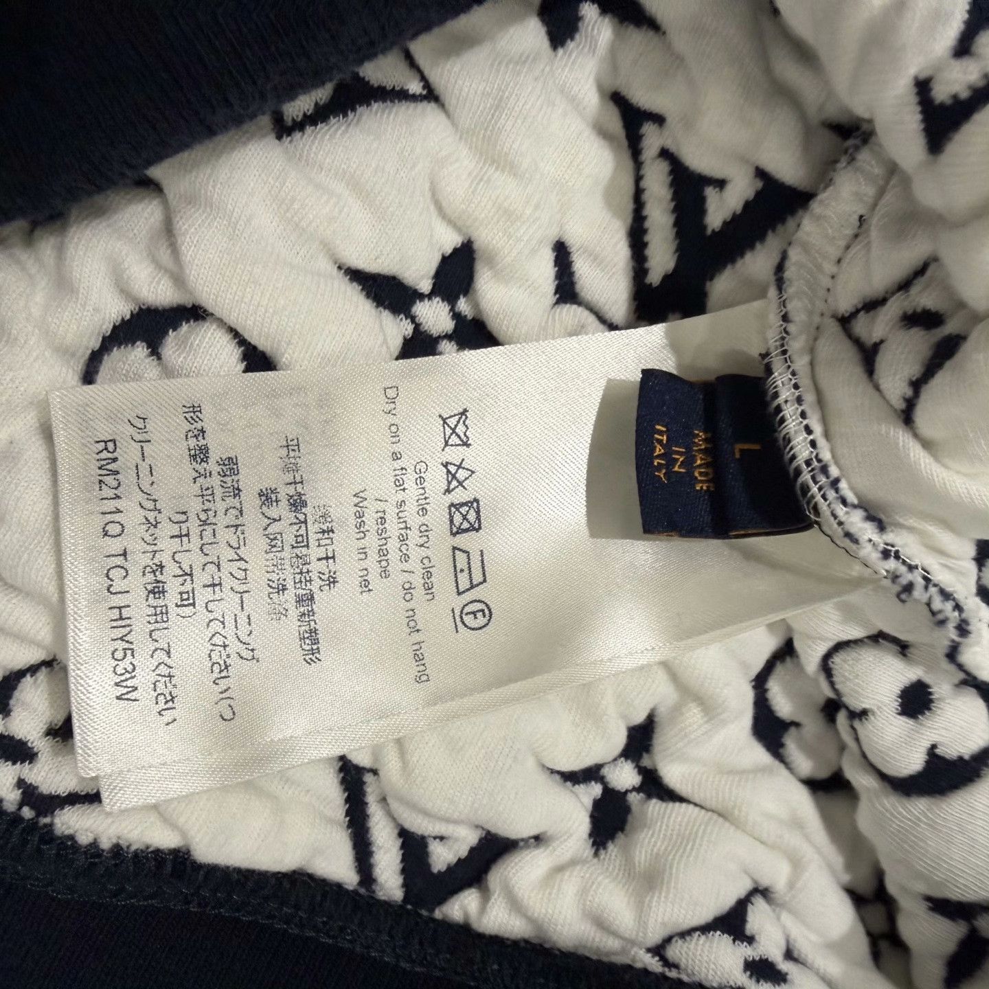 Louis Vuitton Louis Vuitton Monogram Knit Sweater Size L Size US L / EU 52-54 / 3 - 5 Thumbnail