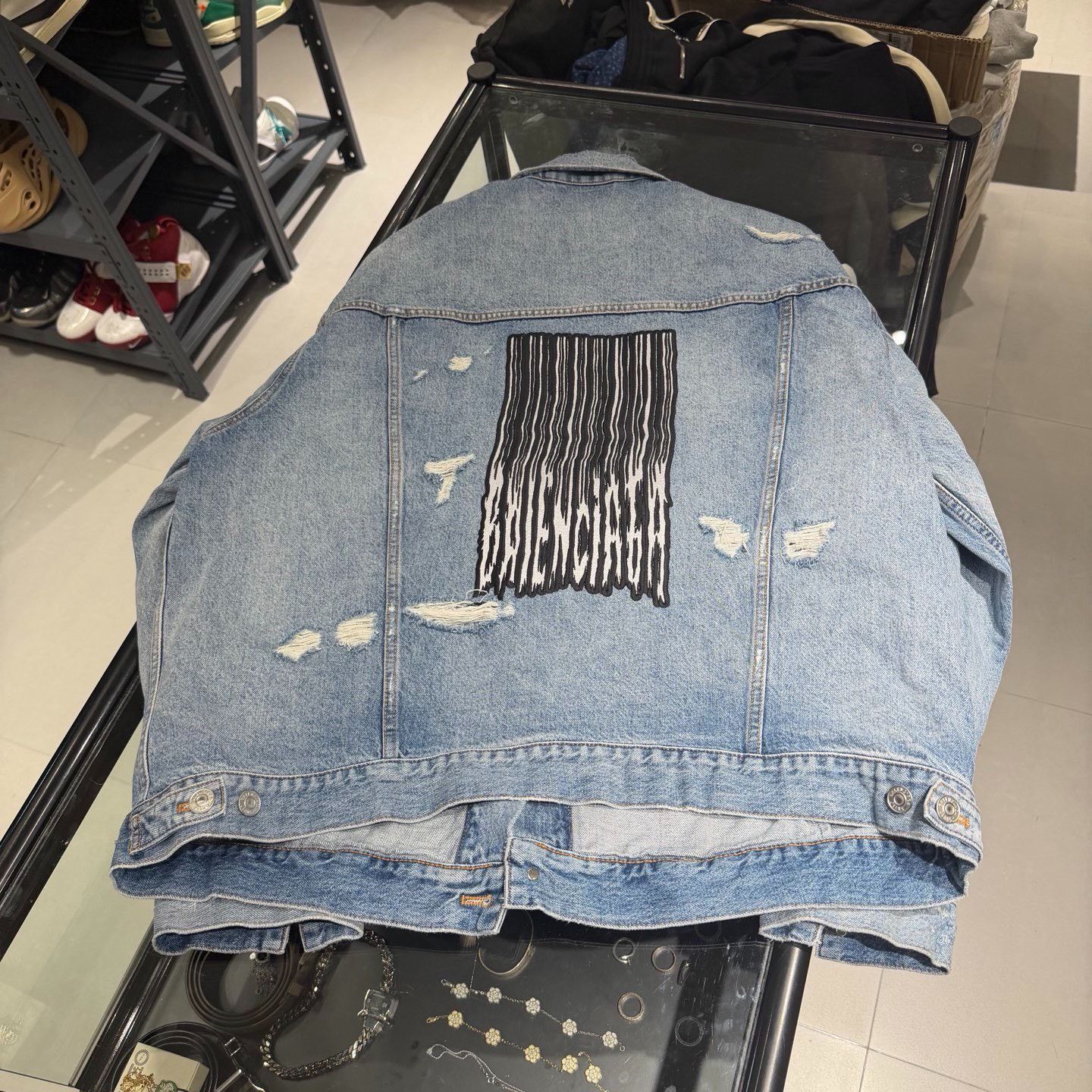 Balenciaga Balenciaga Logo Back Patch Denim Jacket Size XS Size US XS / EU 42 / 0 - 9 Thumbnail