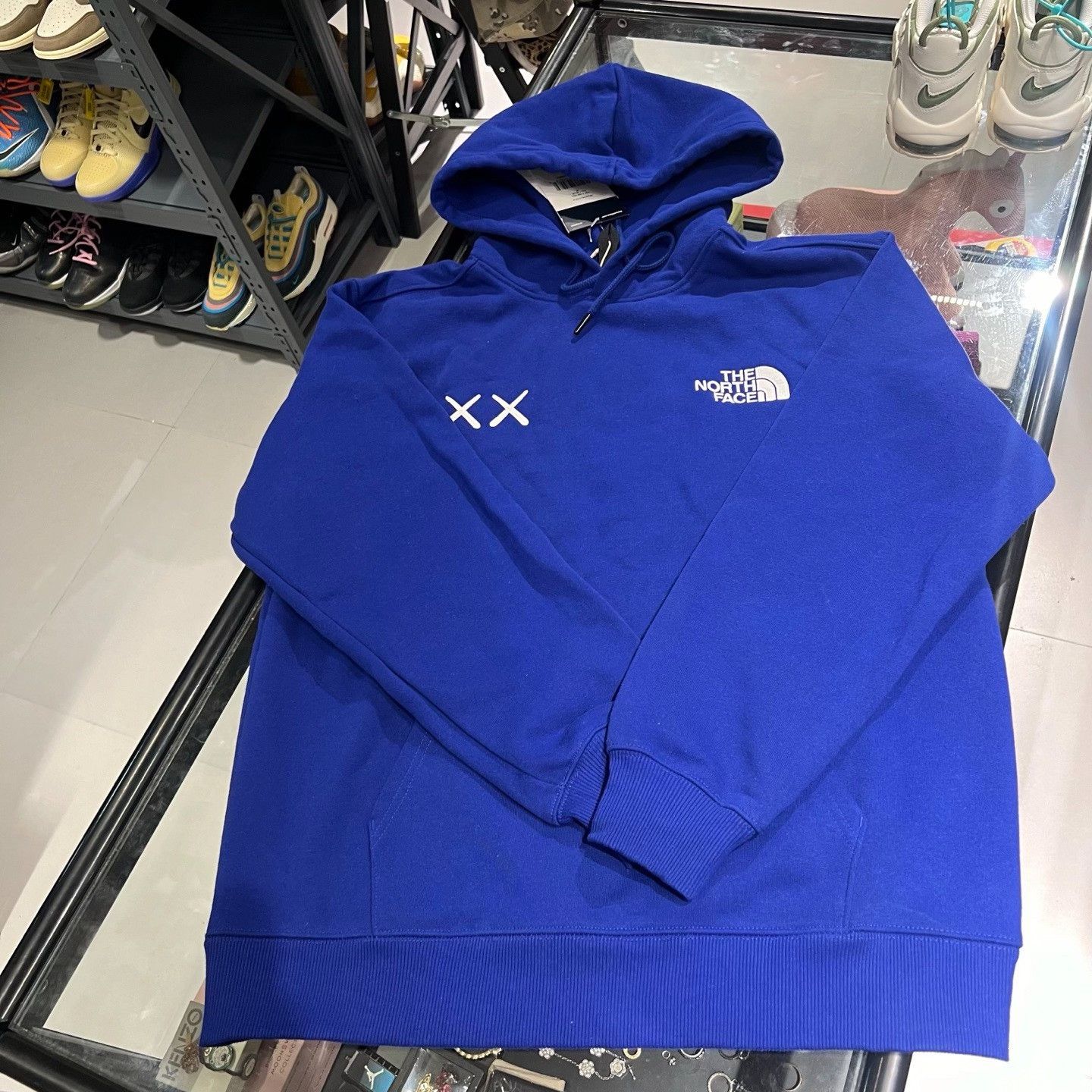 The North Face The North Face x KAWS Hoodie Size M Size US M / EU 48-50 / 2 - 5 Thumbnail
