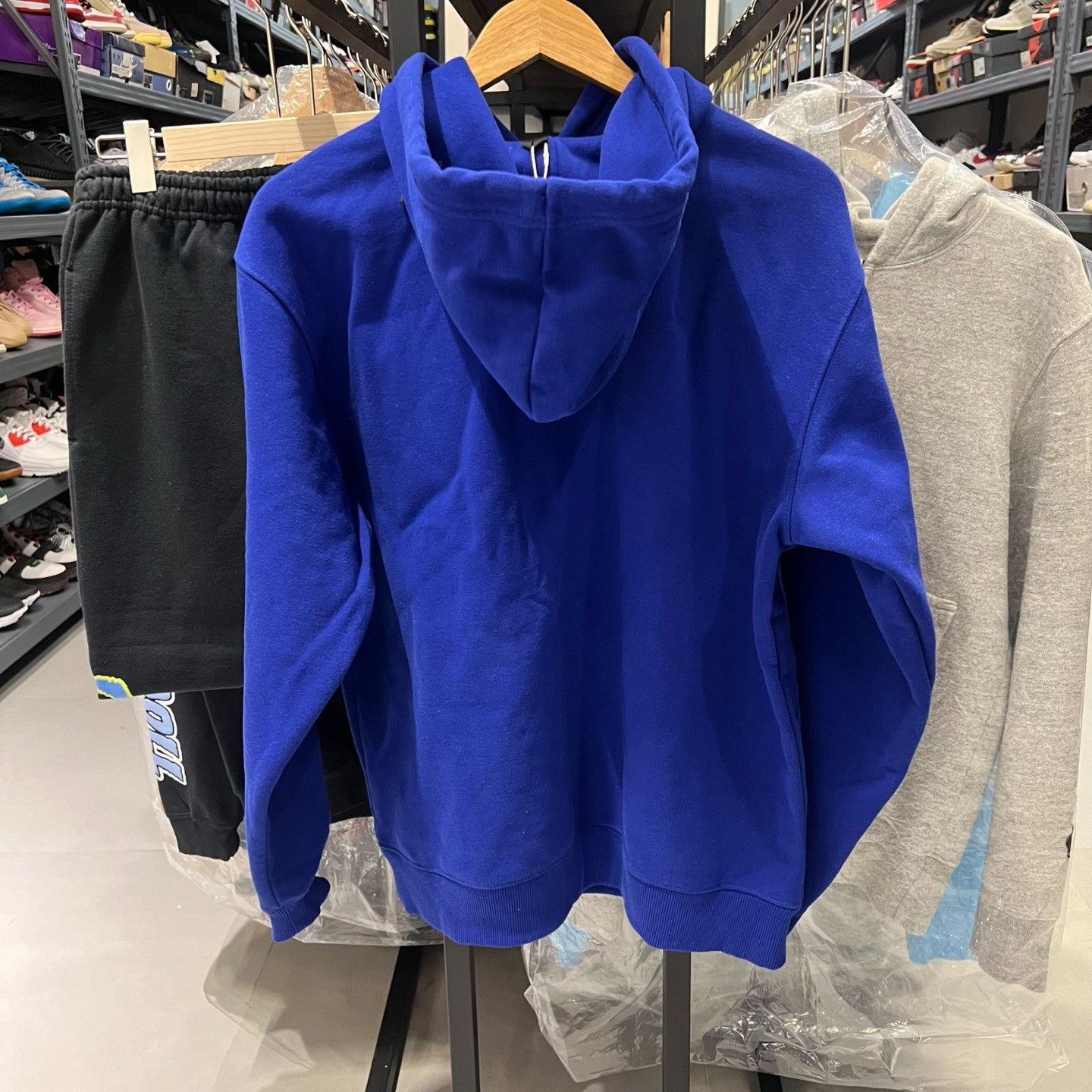 The North Face The North Face x KAWS Hoodie Size M Size US M / EU 48-50 / 2 - 3 Thumbnail