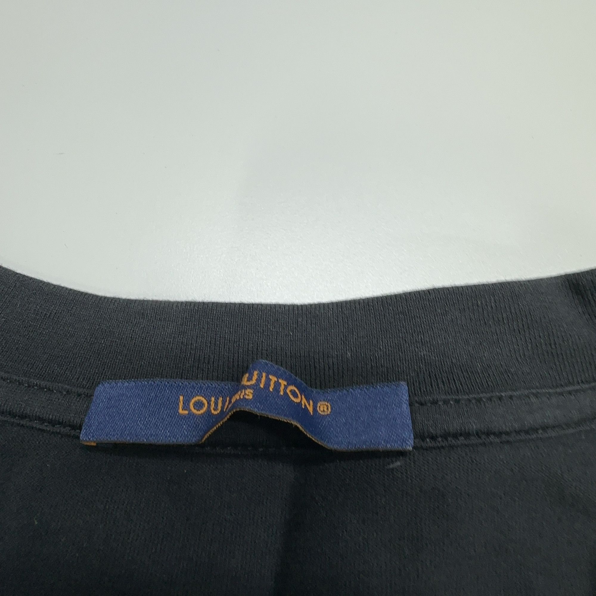 Louis Vuitton Louis Vuitton Monogram Fade T-Shirt Size XL Size US XL / EU 56 / 4 - 4 Thumbnail