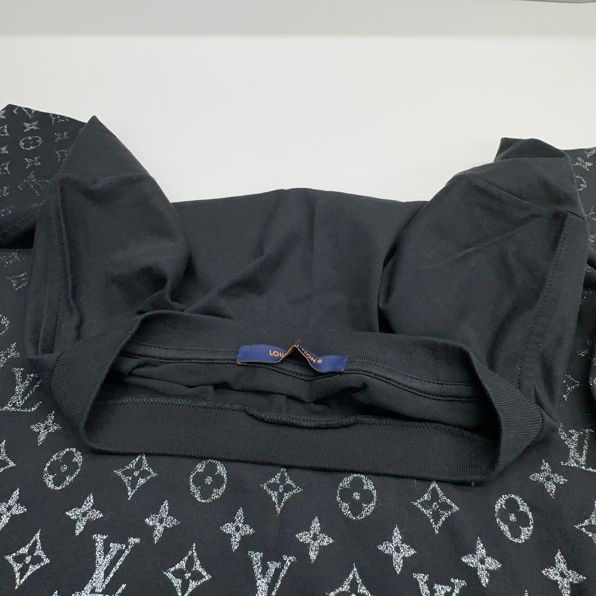 Louis Vuitton Louis Vuitton Monogram Fade T-Shirt Size XL Size US XL / EU 56 / 4 - 5 Thumbnail