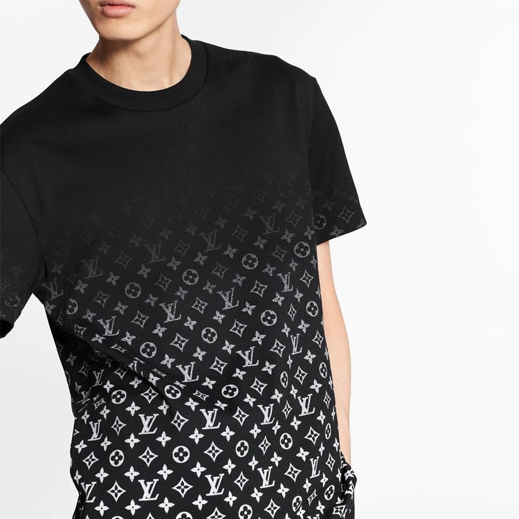 Louis Vuitton Louis Vuitton Monogram Fade T-Shirt Size XL Size US XL / EU 56 / 4 - 16 Thumbnail