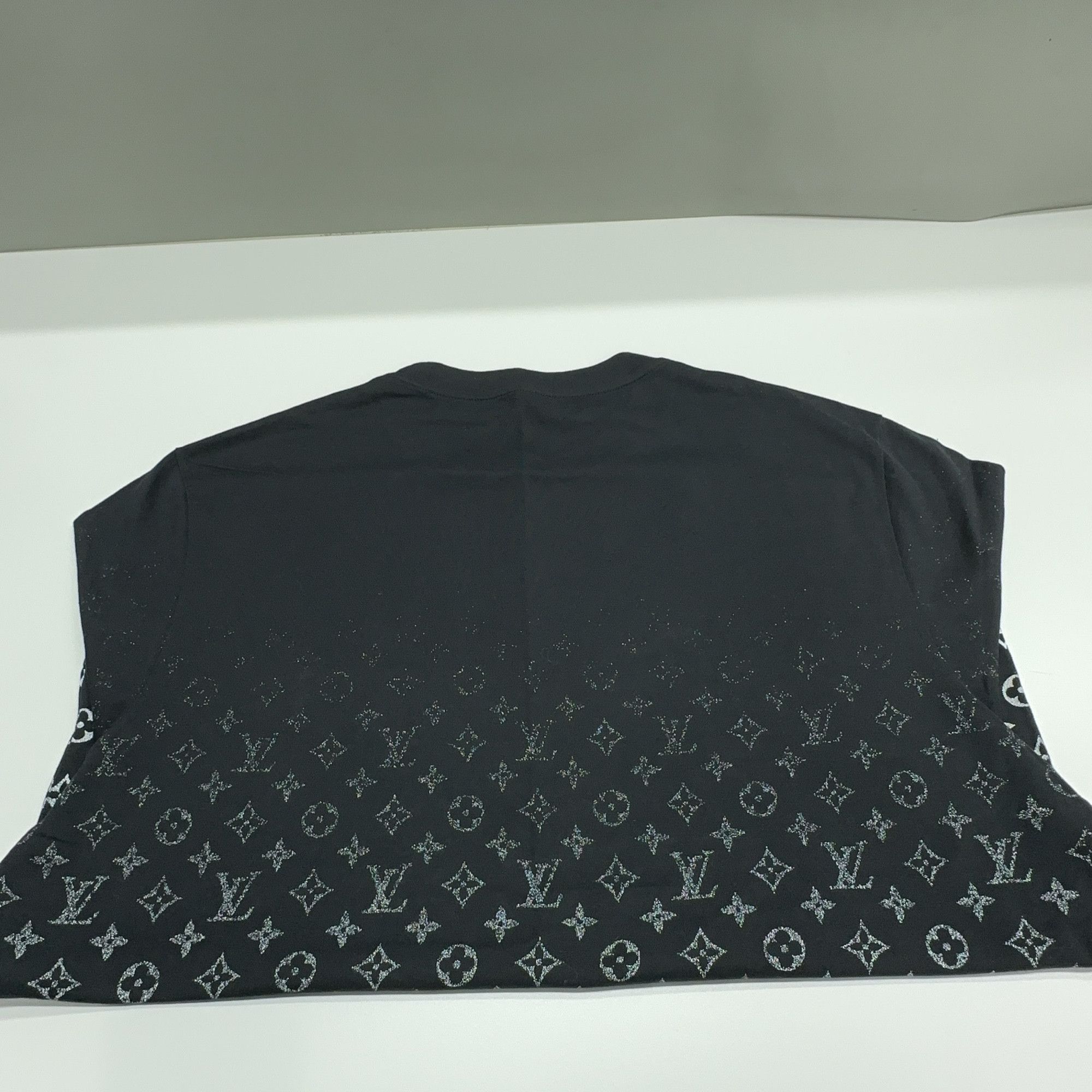 Louis Vuitton Louis Vuitton Monogram Fade T-Shirt Size XL Size US XL / EU 56 / 4 - 11 Thumbnail