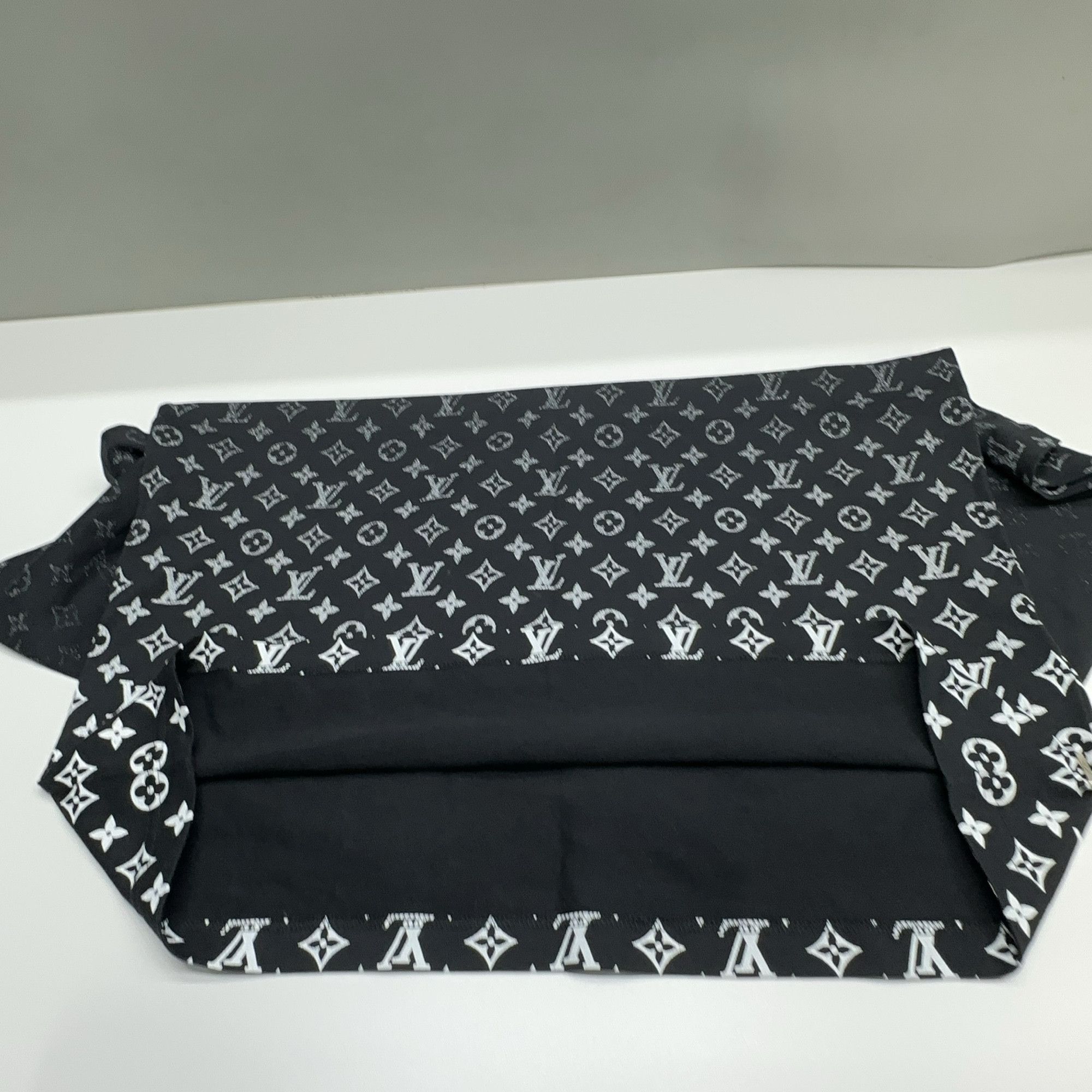 Louis Vuitton Louis Vuitton Monogram Fade T-Shirt Size XL Size US XL / EU 56 / 4 - 8 Thumbnail