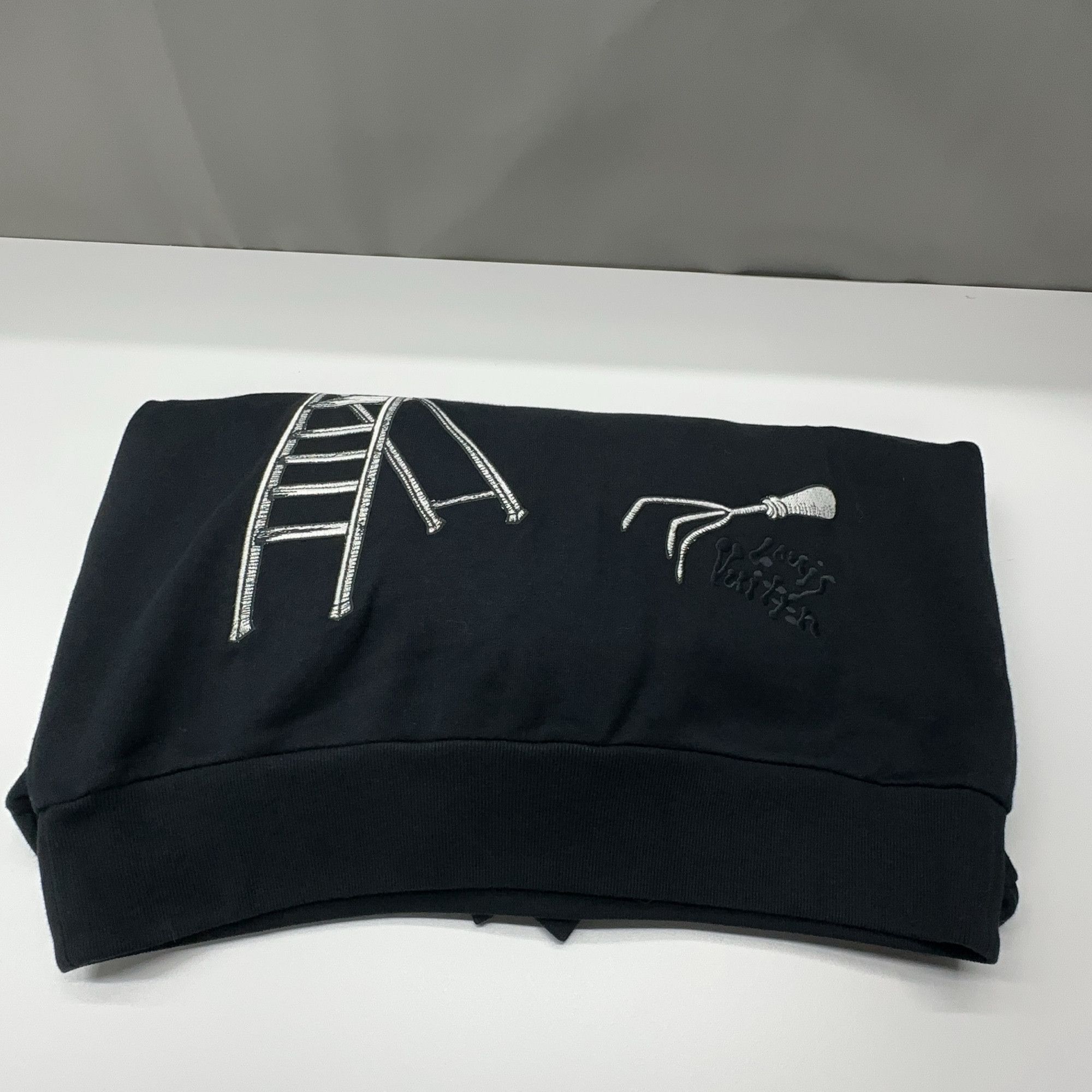 Louis Vuitton Louis Vuitton Tool Embroidery Hoodie Size S Size US S / EU 44-46 / 1 - 12 Thumbnail