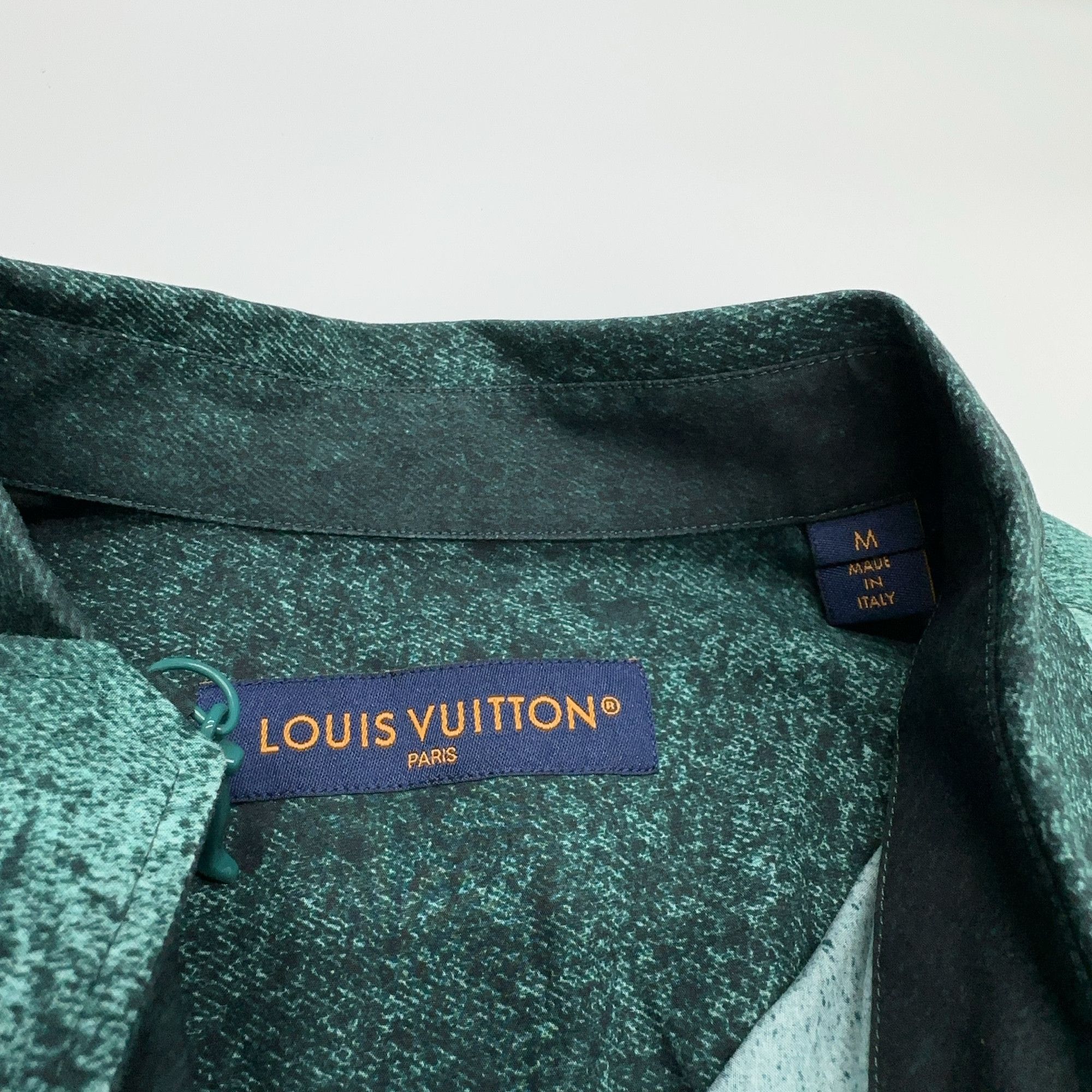 Louis Vuitton Louis Vuitton Gradient Monogram Button Up Shirt Size M Size US M / EU 48-50 / 2 - 4 Thumbnail