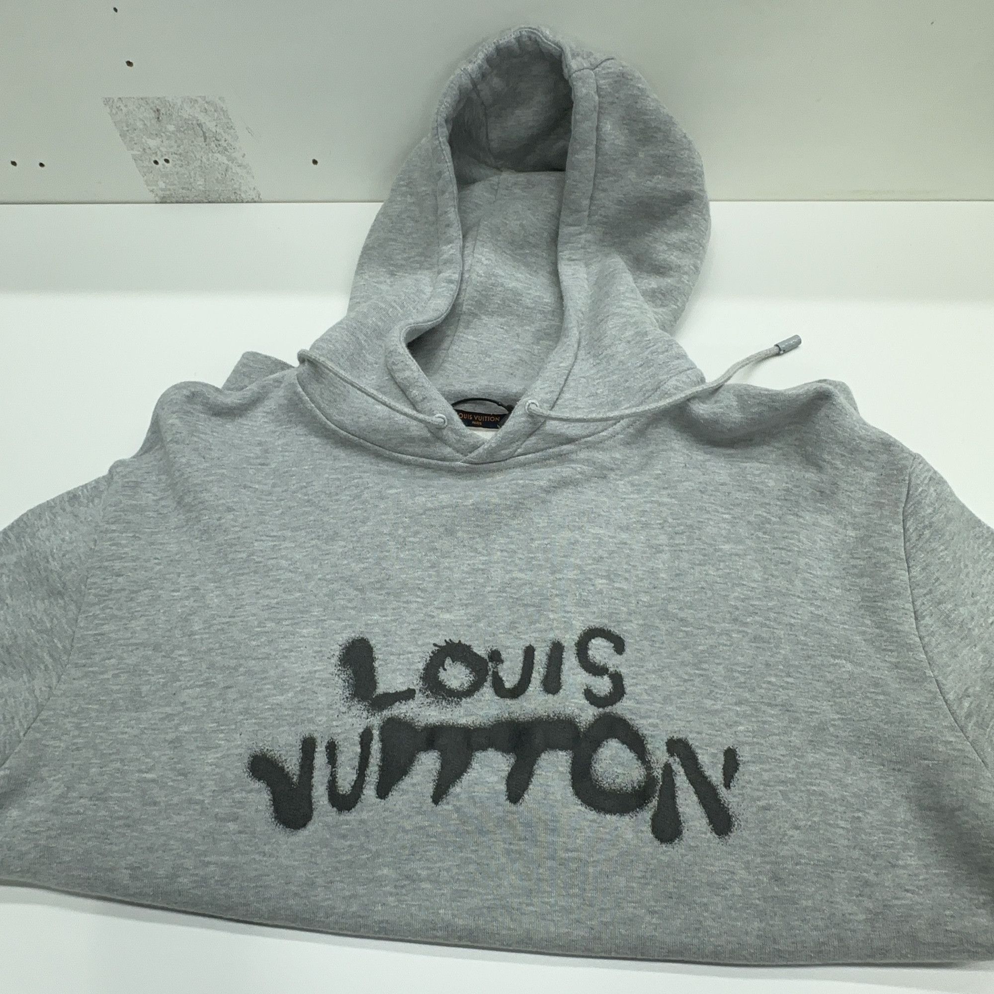 Louis Vuitton Louis Vuitton Graffiti Logo Graphic Hoodie Size L Size US L / EU 52-54 / 3 - 9 Thumbnail