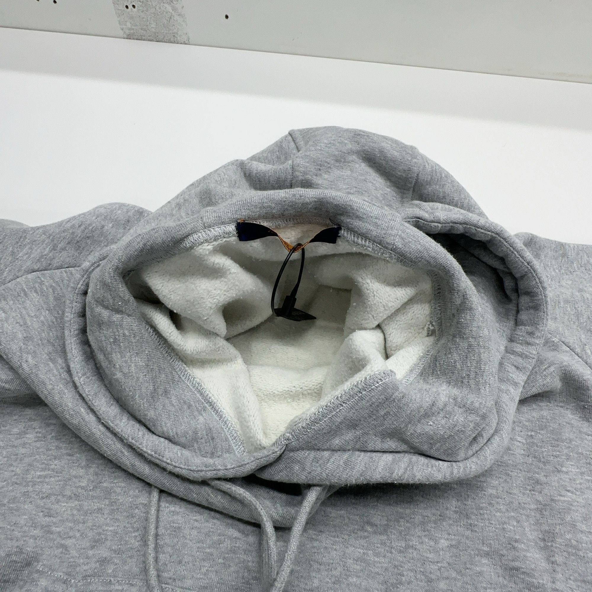 Louis Vuitton Louis Vuitton Graffiti Logo Graphic Hoodie Size L Size US L / EU 52-54 / 3 - 5 Thumbnail