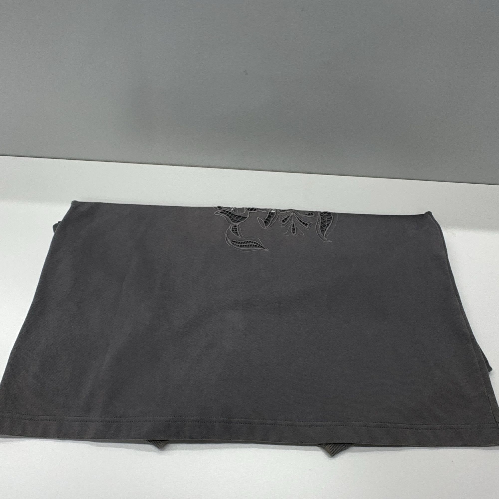Louis Vuitton Louis Vuitton Lace Embroidery T-Shirt Size XL Size US XL / EU 56 / 4 - 16 Thumbnail