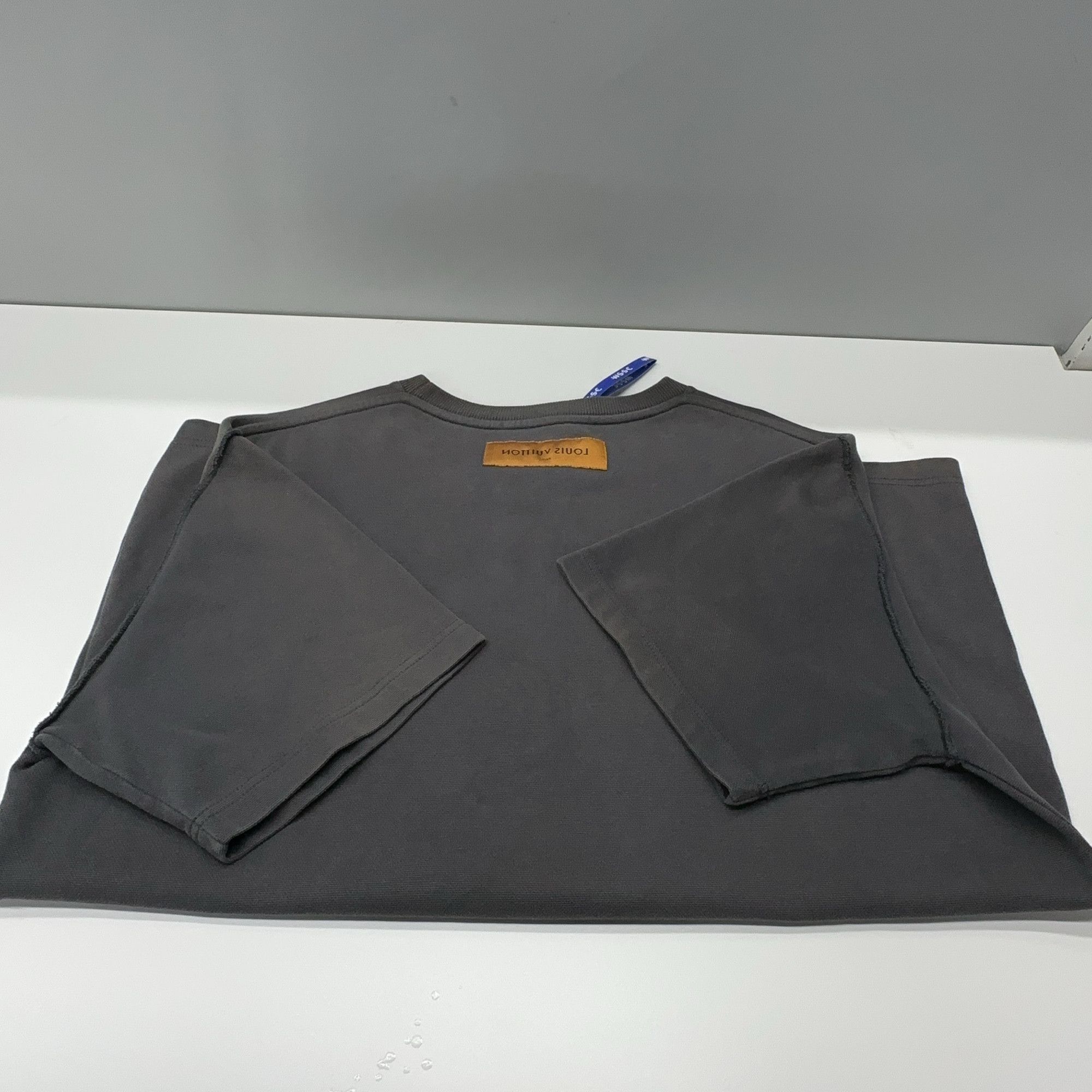 Louis Vuitton Louis Vuitton Lace Embroidery T-Shirt Size XL Size US XL / EU 56 / 4 - 19 Thumbnail
