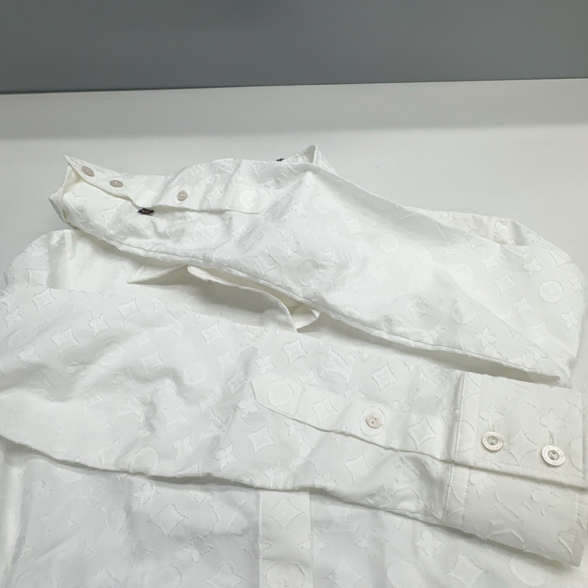 Louis Vuitton Louis Vuitton Monogram Shirt Size 34 Size XXS / US 00 / IT 34 - 11 Thumbnail