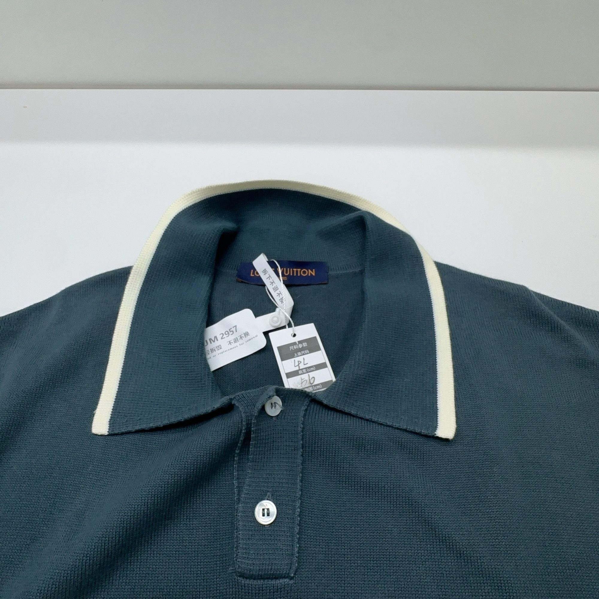 Louis Vuitton Louis Vuitton Script Logo Polo Shirt Size XL Size US XL / EU 56 / 4 - 5 Thumbnail
