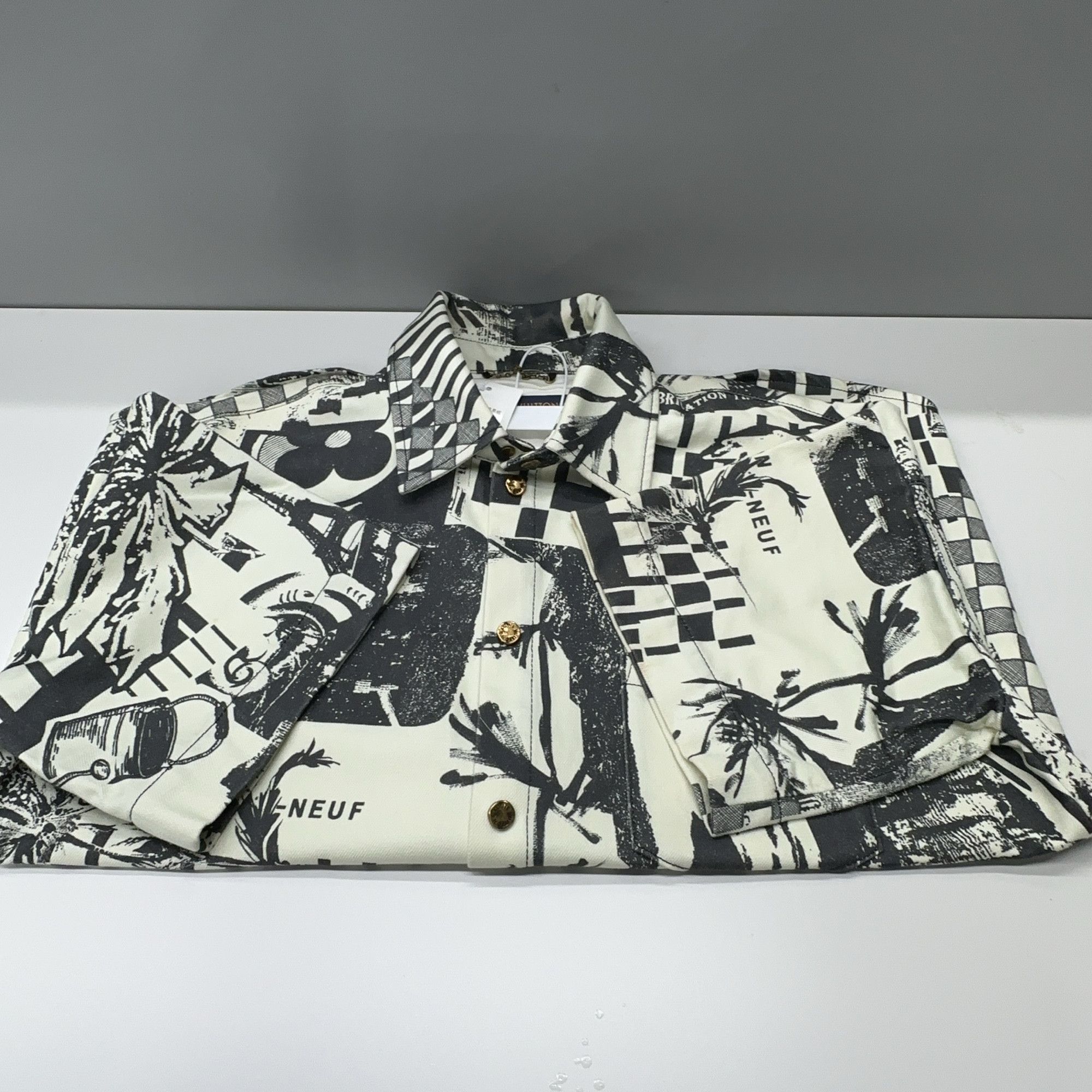 Louis Vuitton Louis Vuitton Graphic Print Short Sleeve Shirt Size L Size US L / EU 52-54 / 3 - 7 Thumbnail
