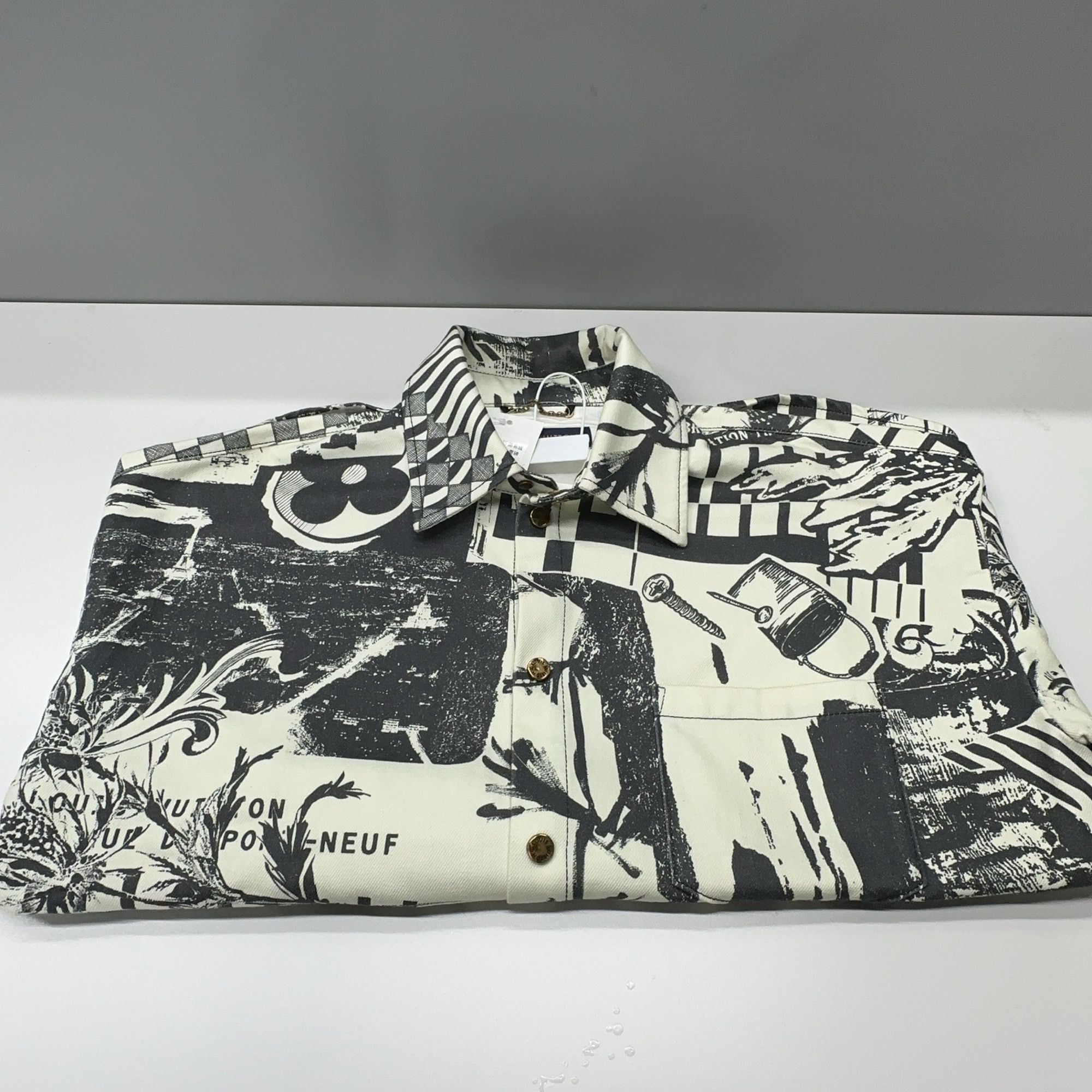 Louis Vuitton Louis Vuitton Graphic Print Short Sleeve Shirt Size L Size US L / EU 52-54 / 3 - 6 Thumbnail