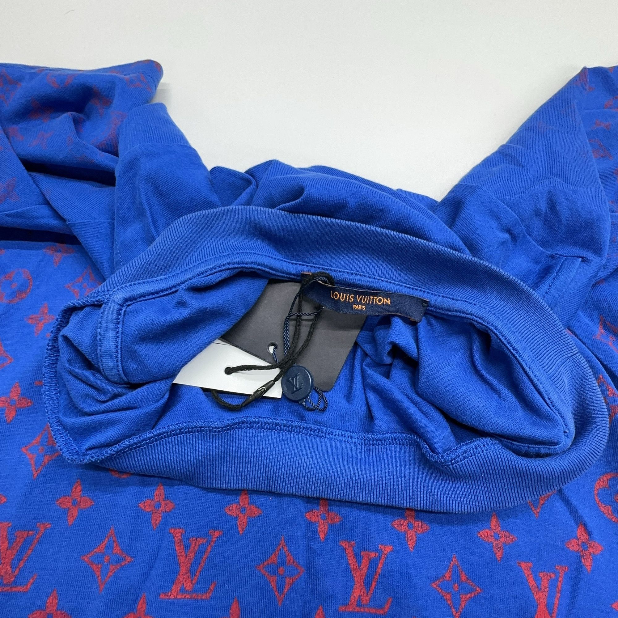 Louis Vuitton Louis Vuitton Monogram Short Sleeve T-Shirt Size L Size US L / EU 52-54 / 3 - 12 Thumbnail
