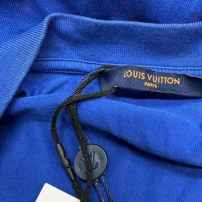 Louis Vuitton Louis Vuitton Monogram Short Sleeve T-Shirt Size L Size US L / EU 52-54 / 3 - 10 Thumbnail