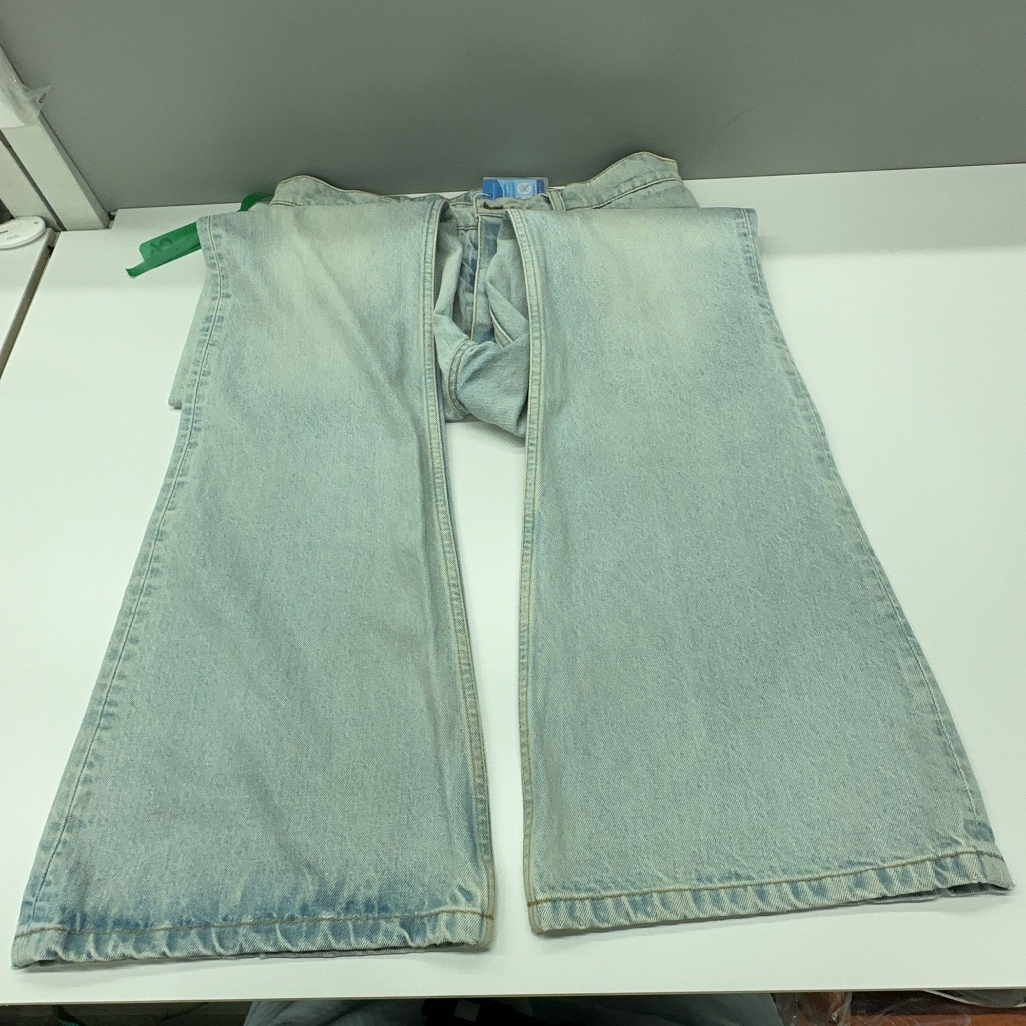 Louis Vuitton Louis Vuitton Embroidered Logo Denim Size 30 Size US 30 / EU 46 - 8 Thumbnail