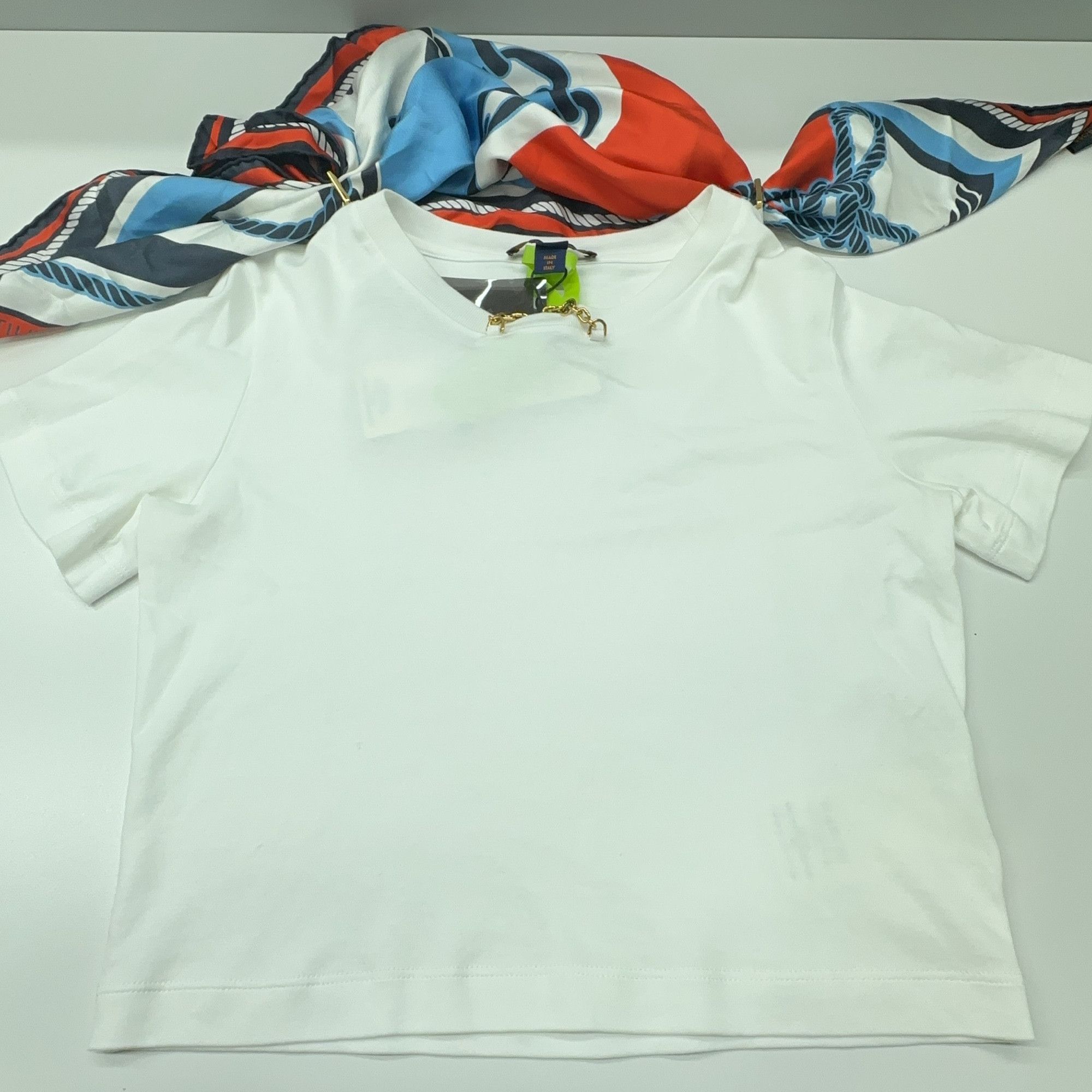 Louis Vuitton Louis Vuitton Scarf Collar T-Shirt Size S Size S / US 4 / IT 40 - 6 Thumbnail