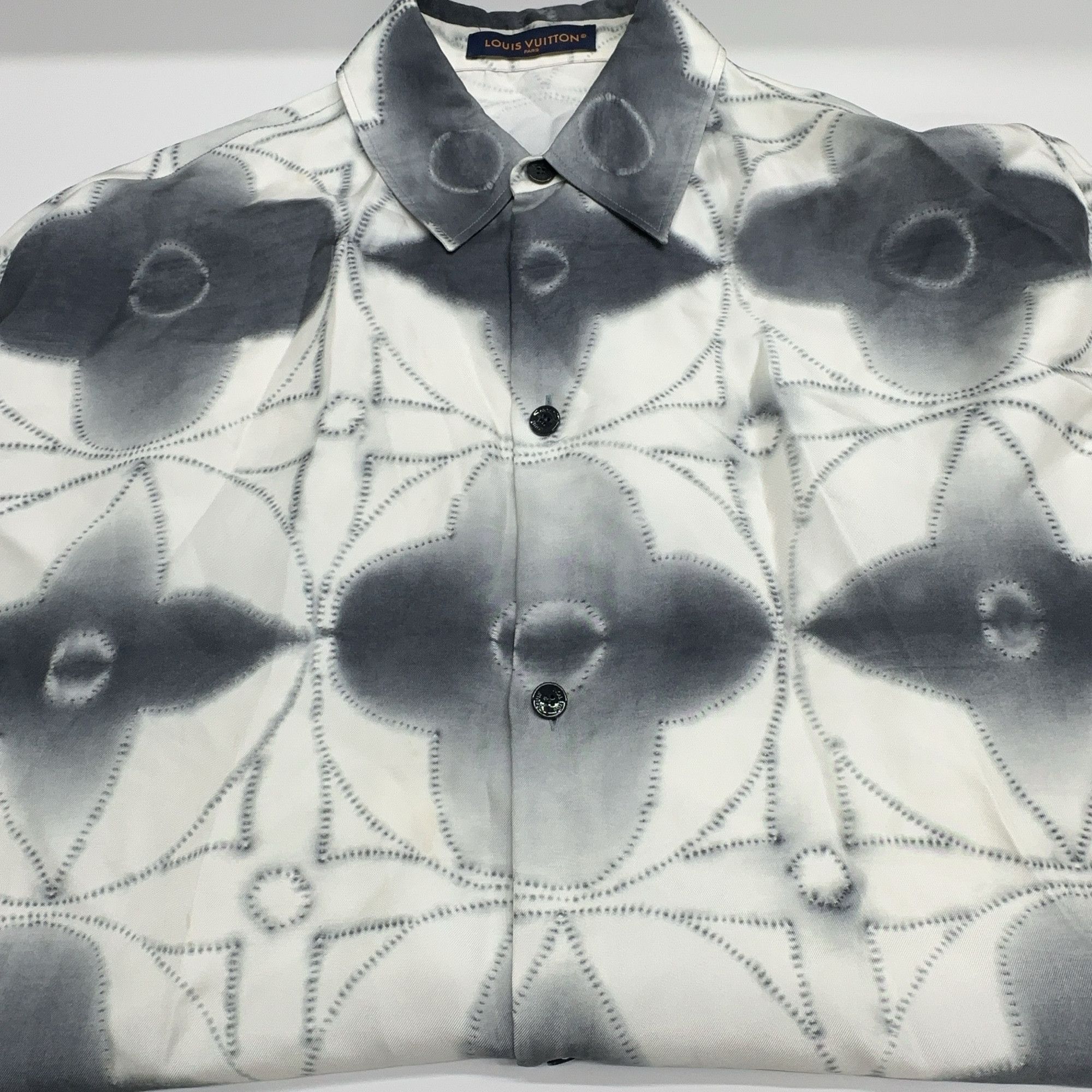 Louis Vuitton LOUIS VUITTON Monogram Silk Shirt Size L Size US L / EU 52-54 / 3 - 6 Thumbnail