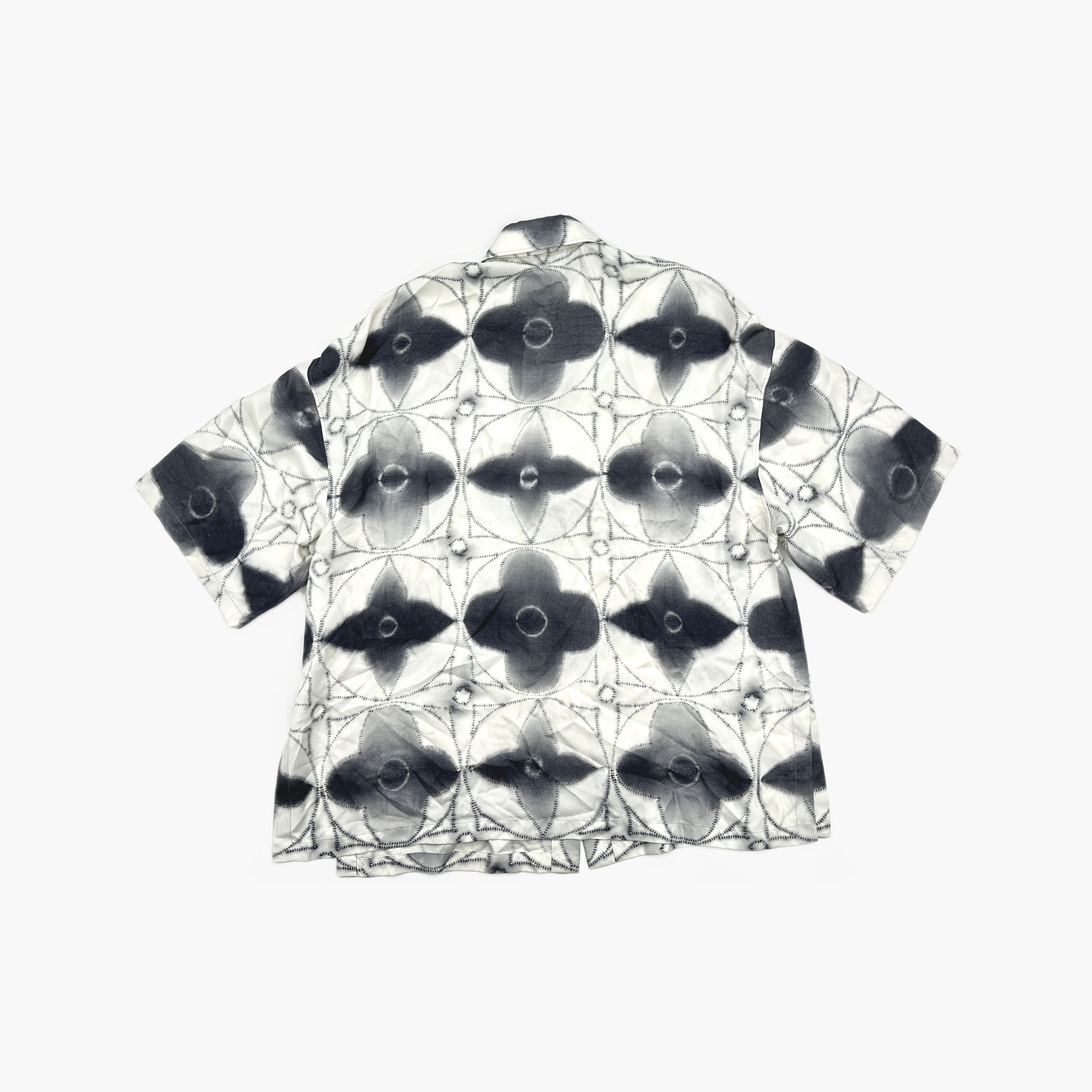 Louis Vuitton LOUIS VUITTON Monogram Silk Shirt Size L Size US L / EU 52-54 / 3 - 2 Thumbnail
