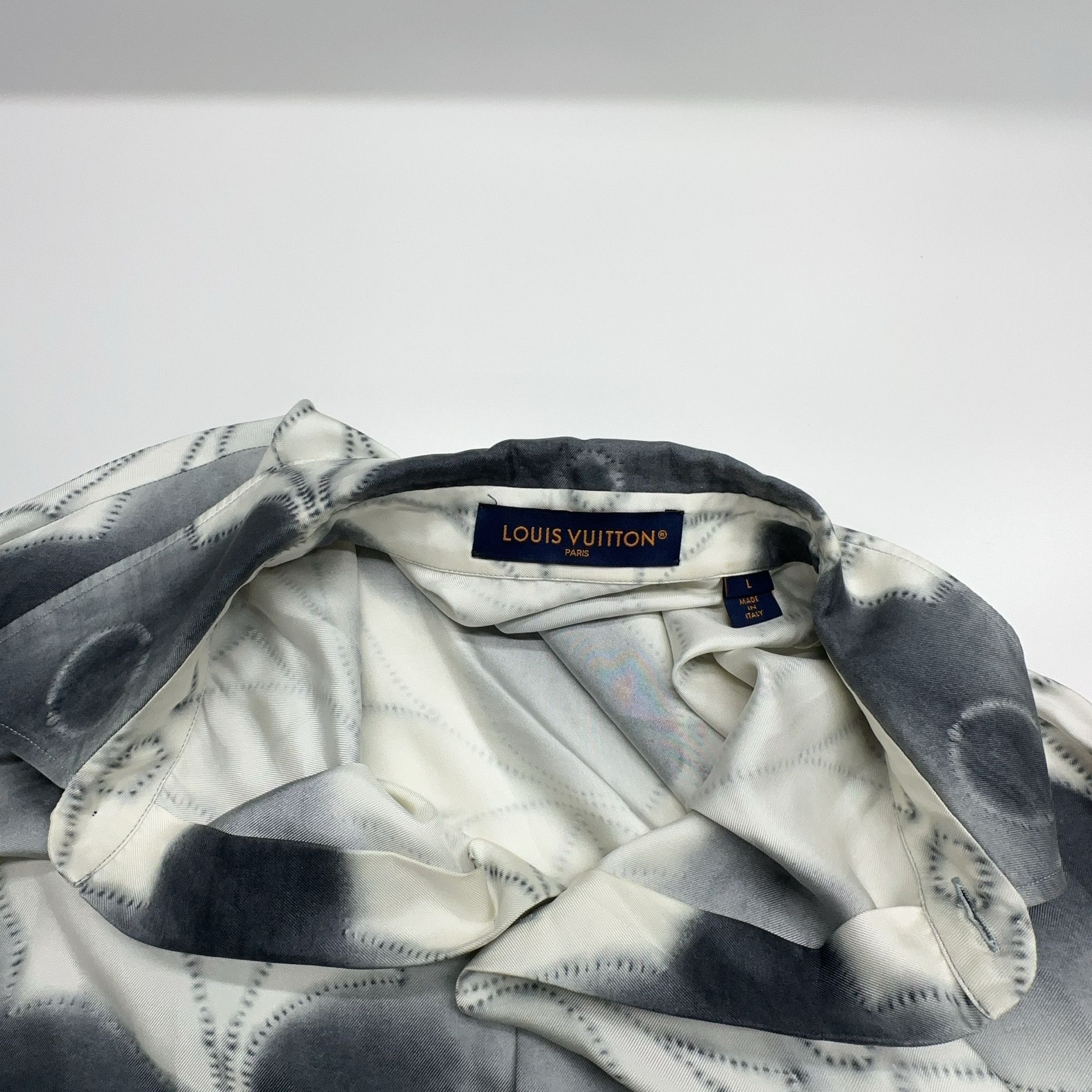 Louis Vuitton LOUIS VUITTON Monogram Silk Shirt Size L Size US L / EU 52-54 / 3 - 5 Thumbnail