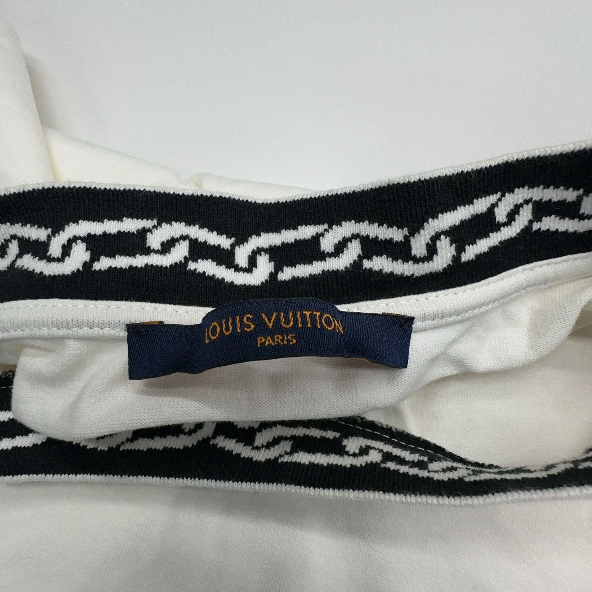Louis Vuitton Louis Vuitton Chain Collar T-Shirt Size M Size US M / EU 48-50 / 2 - 4 Thumbnail