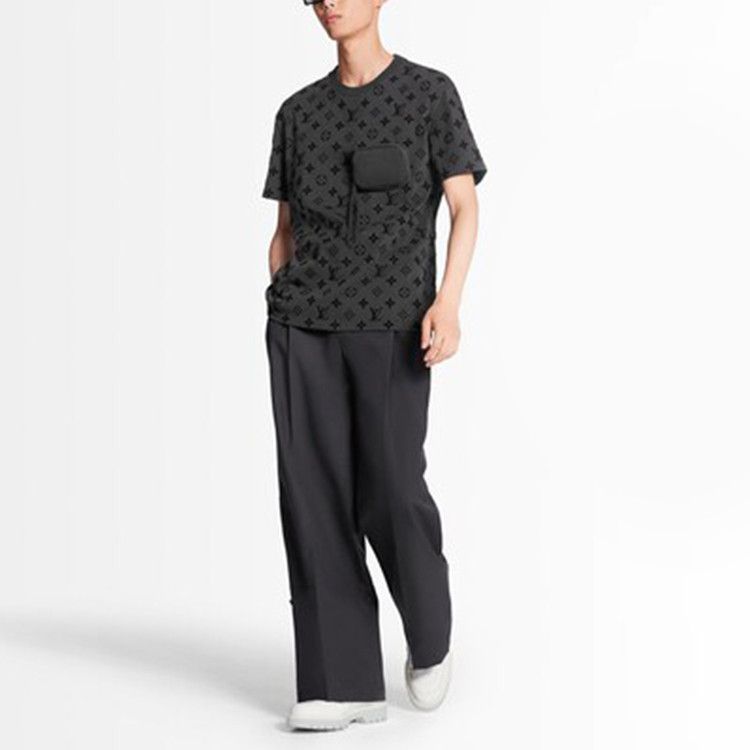 Louis Vuitton Louis Vuitton Monogram Short Sleeve T-Shirt Size XL Size US XL / EU 56 / 4 - 15 Thumbnail