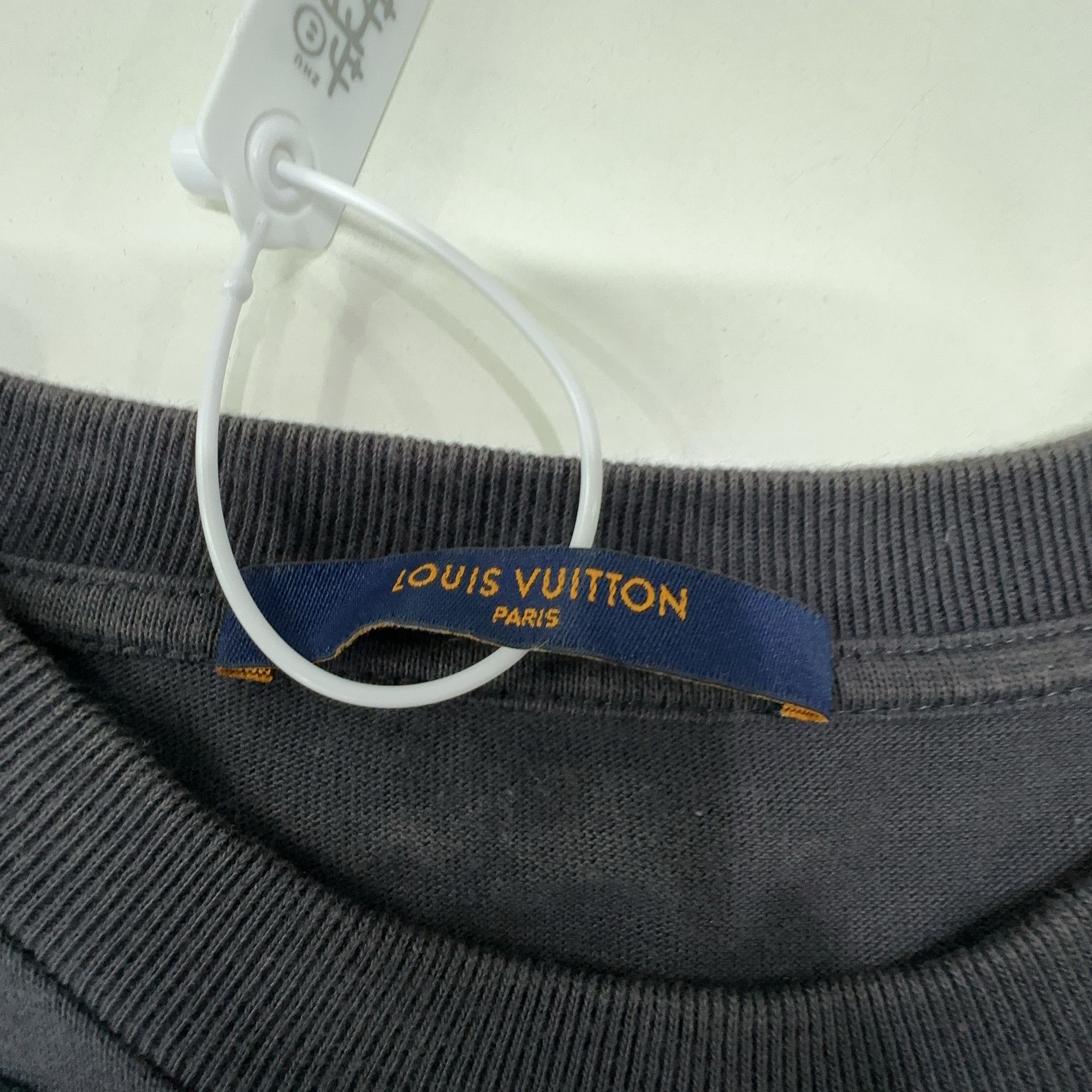 Louis Vuitton Louis Vuitton Monogram Short Sleeve T-Shirt Size XL Size US XL / EU 56 / 4 - 3 Thumbnail