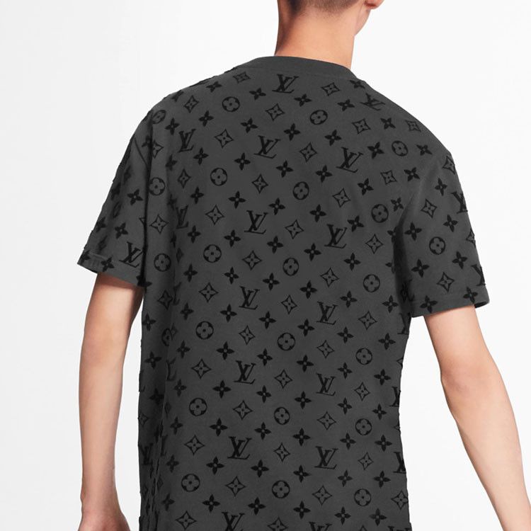 Louis Vuitton Louis Vuitton Monogram Short Sleeve T-Shirt Size XL Size US XL / EU 56 / 4 - 14 Thumbnail