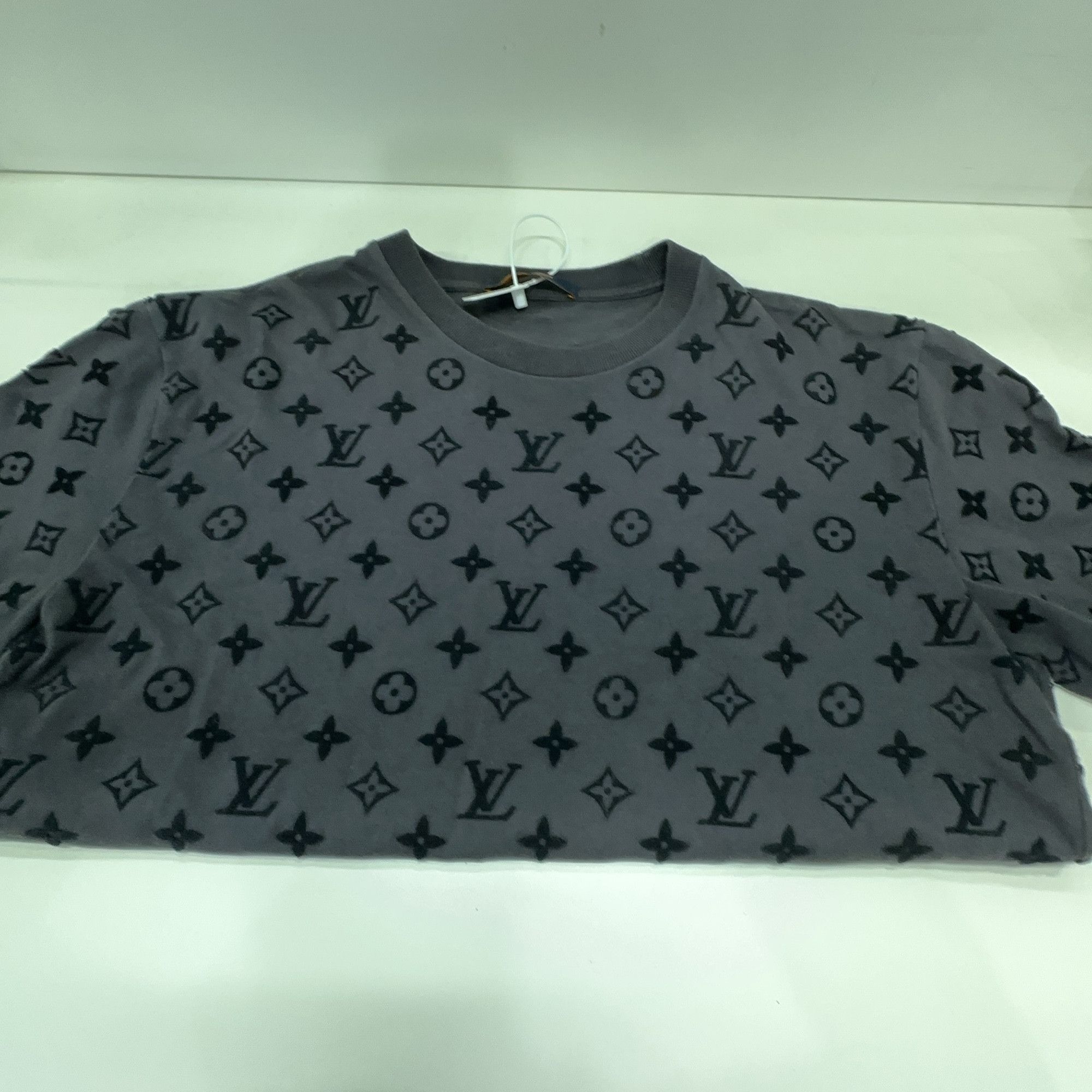Louis Vuitton Louis Vuitton Monogram Short Sleeve T-Shirt Size XL Size US XL / EU 56 / 4 - 8 Thumbnail