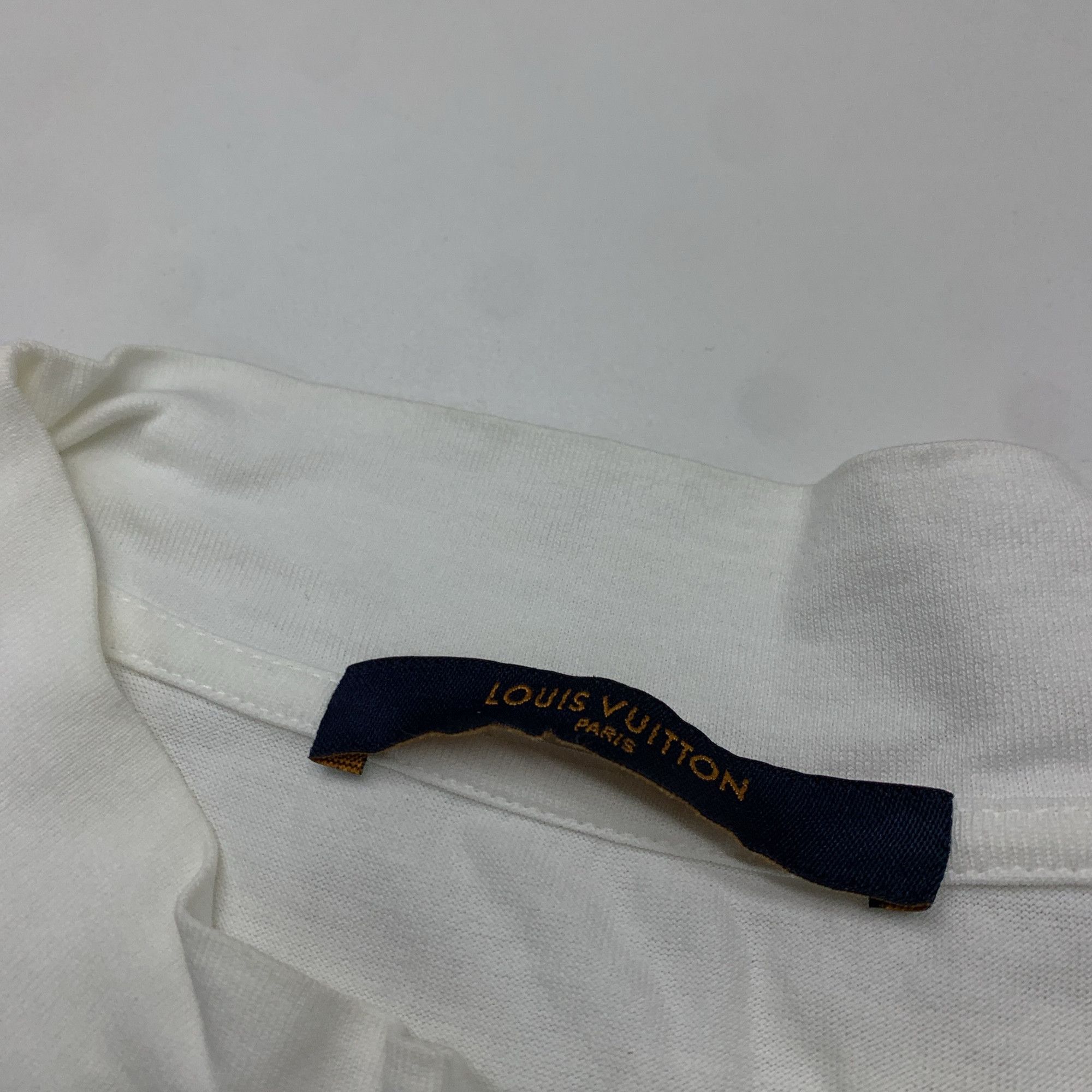 Louis Vuitton Louis Vuitton Embroidered Logo T-Shirt Size L Size US L / EU 52-54 / 3 - 3 Thumbnail