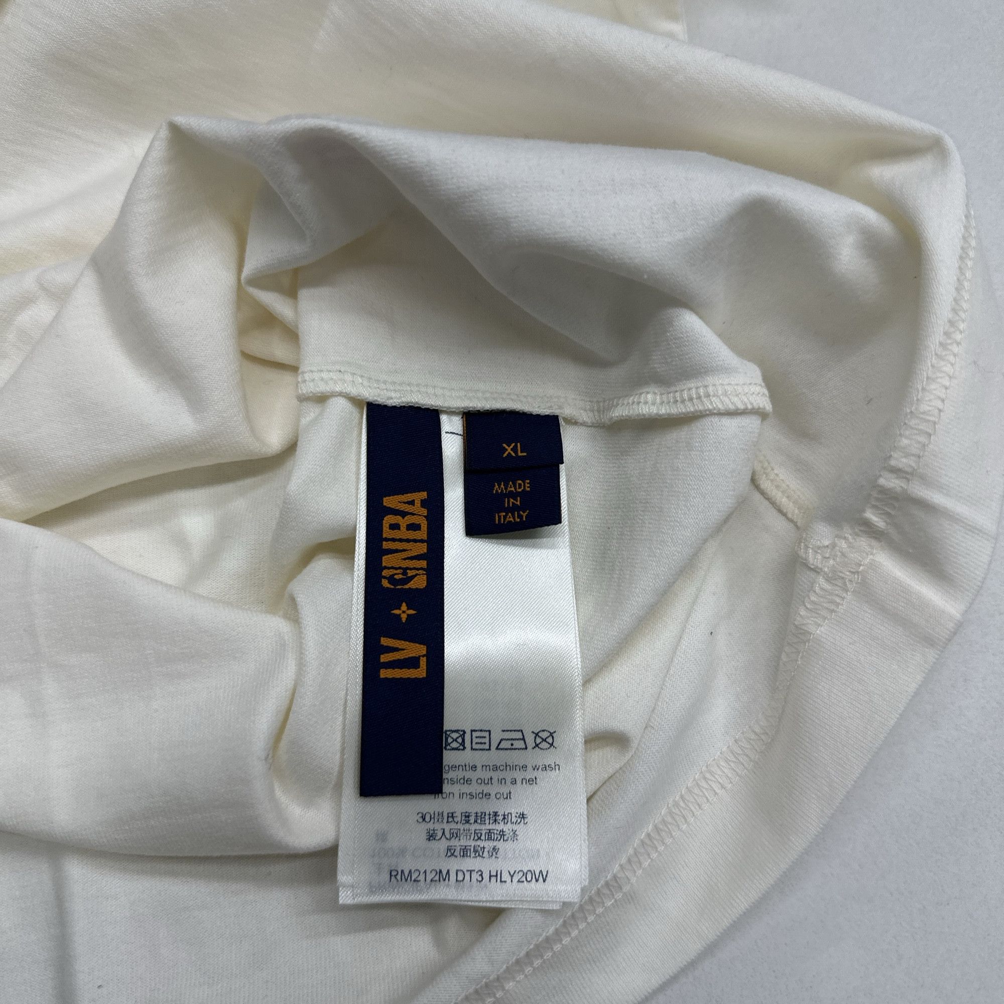 Louis Vuitton Louis Vuitton x NBA Logo T-Shirt Size XL Size US XL / EU 56 / 4 - 4 Thumbnail
