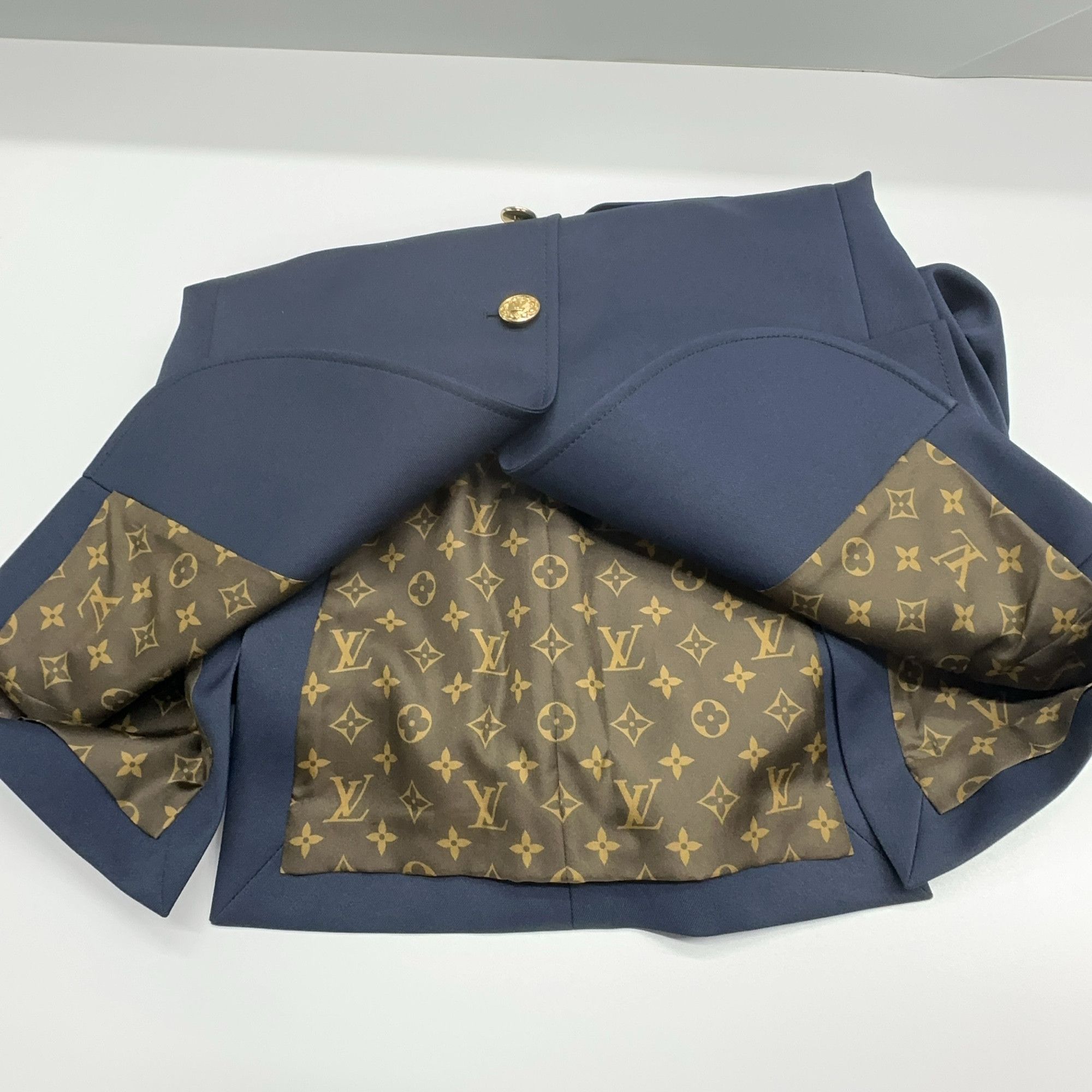 Louis Vuitton Louis Vuitton Monogram Patch Blazer Size 36 (FR) Size XS / US 0-2 / IT 36-38 - 11 Thumbnail