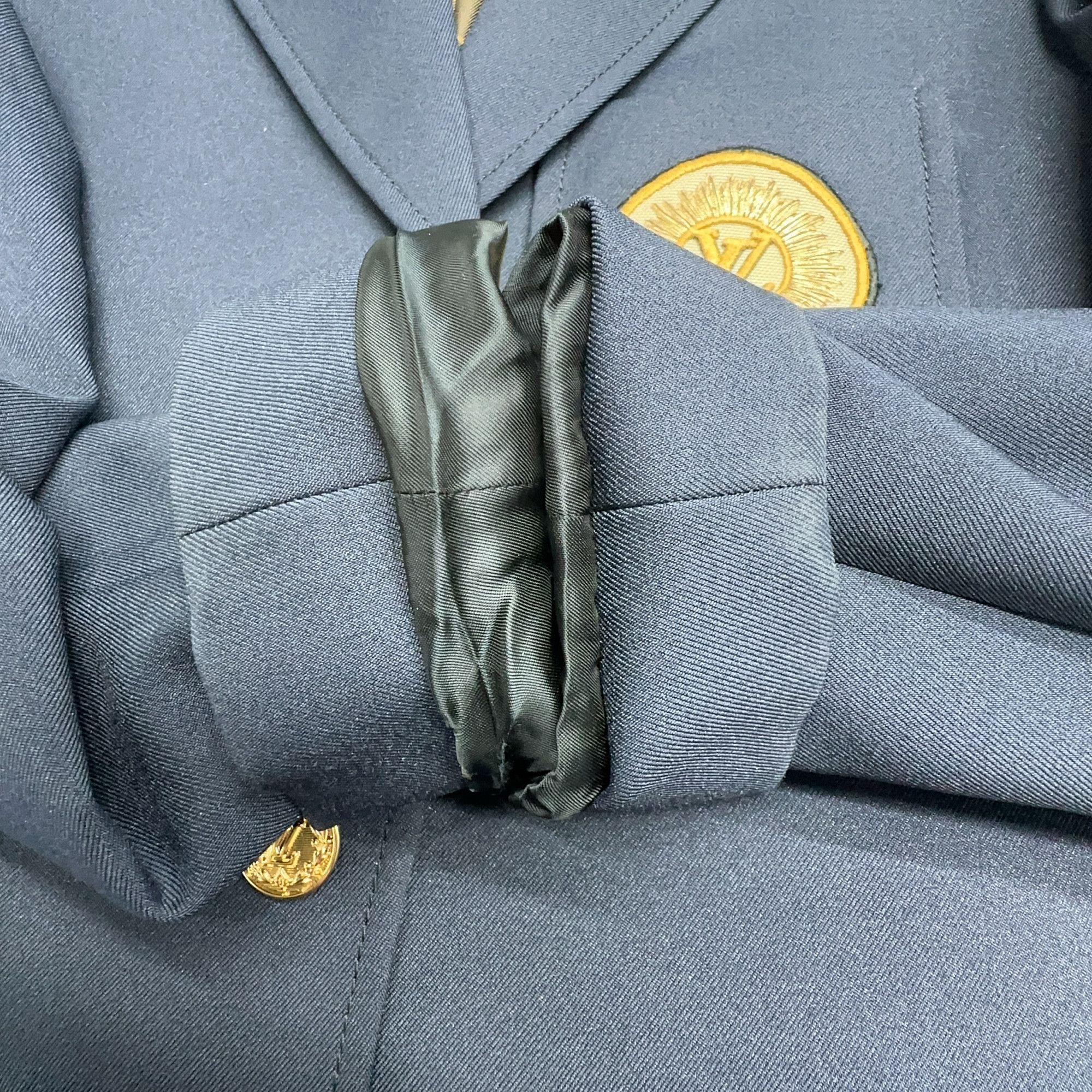 Louis Vuitton Louis Vuitton Monogram Patch Blazer Size 36 (FR) Size XS / US 0-2 / IT 36-38 - 8 Thumbnail