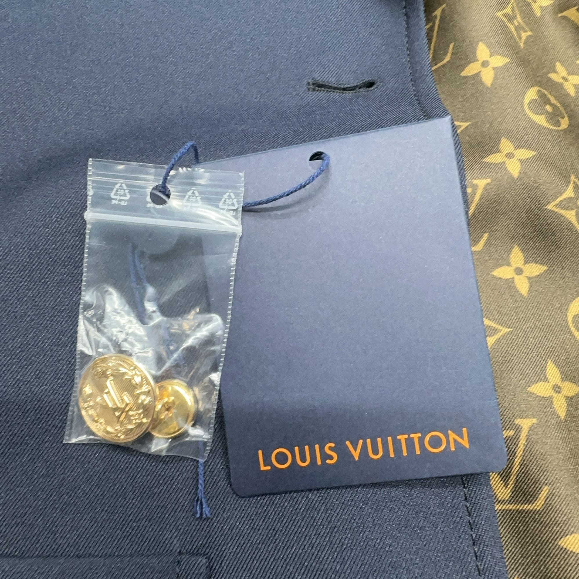 Louis Vuitton Louis Vuitton Monogram Patch Blazer Size 36 (FR) Size XS / US 0-2 / IT 36-38 - 5 Thumbnail