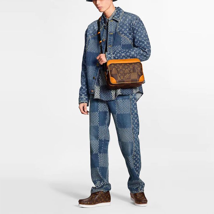 Louis Vuitton Louis Vuitton x Nigo Monogram Denim Jacket Size 44 Size US S / EU 44-46 / 1 - 6 Thumbnail