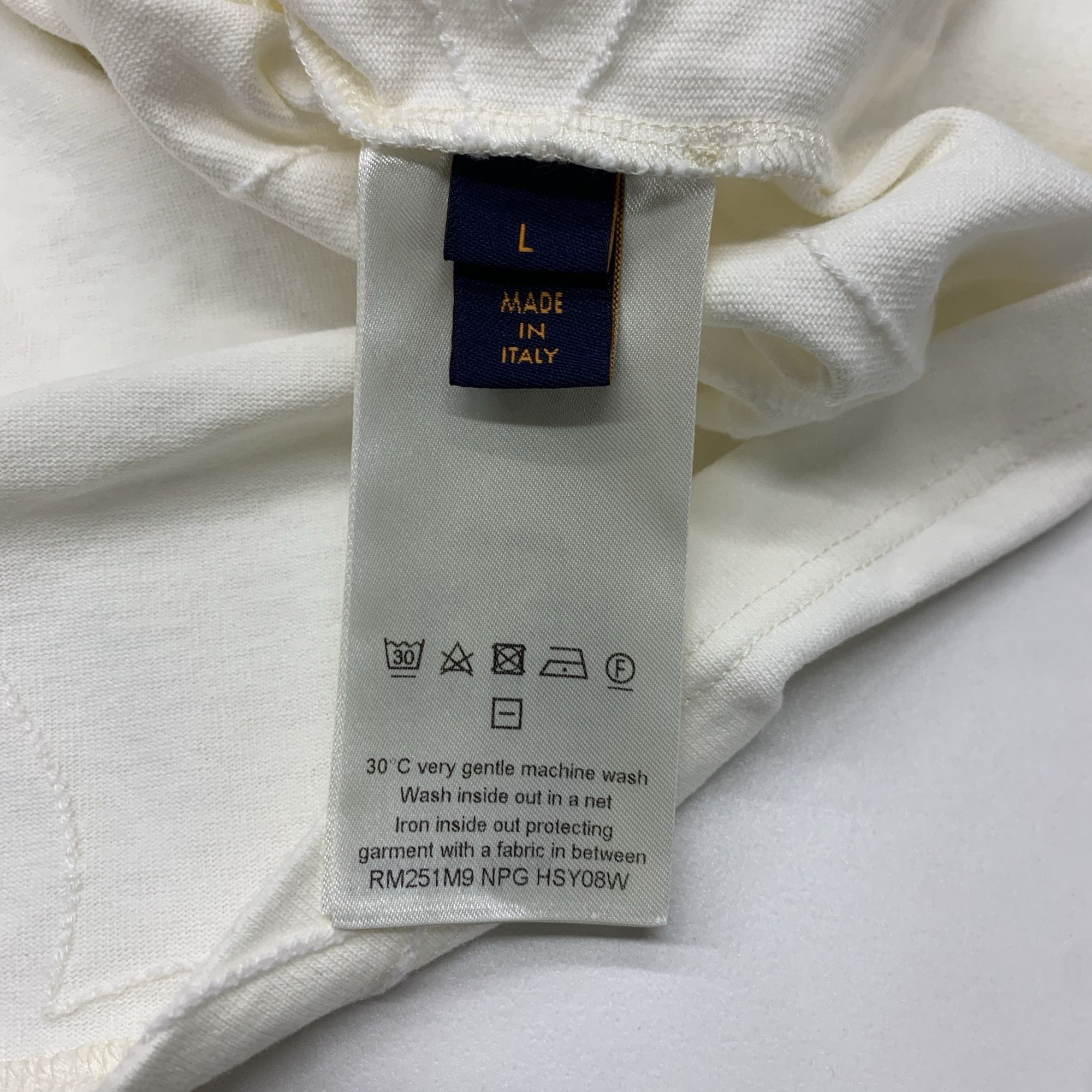 Louis Vuitton Louis Vuitton Monogram Embroidery T-Shirt Size L Size US L / EU 52-54 / 3 - 3 Thumbnail