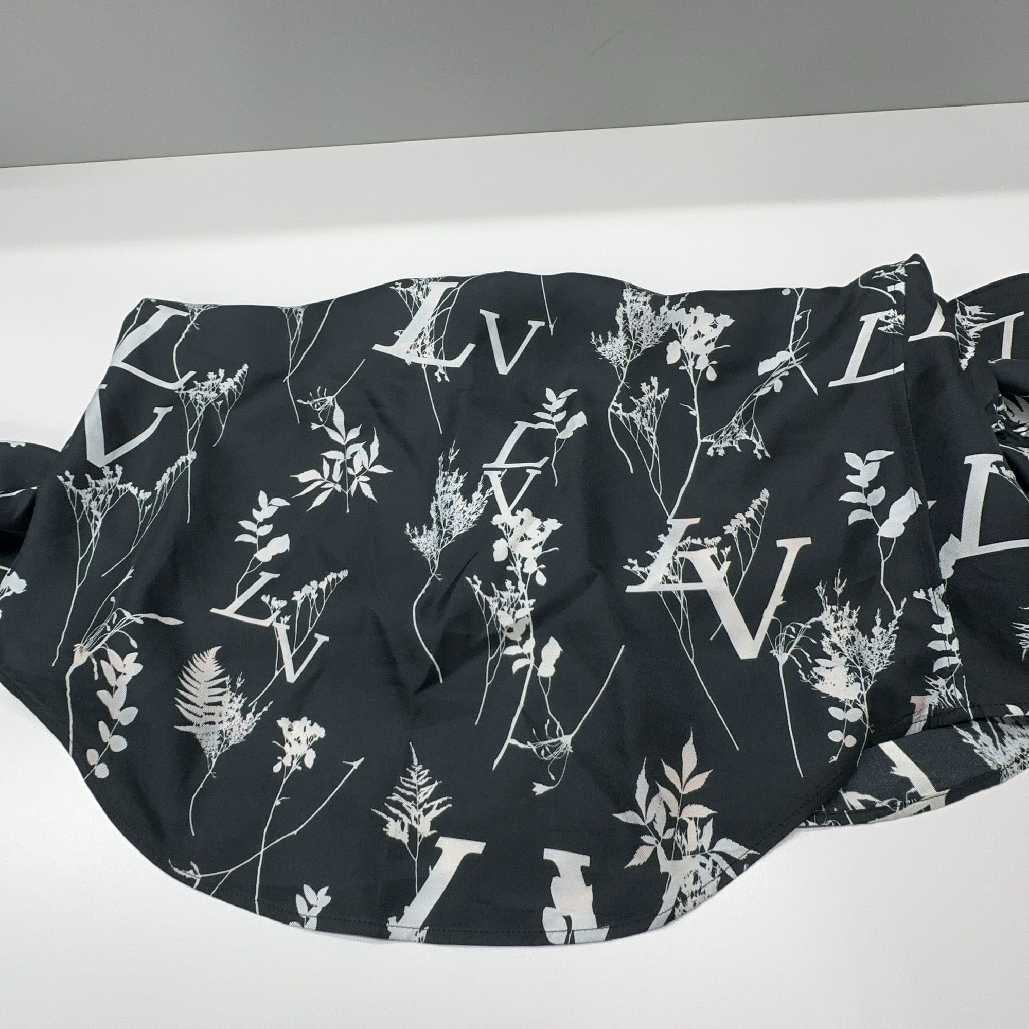 Louis Vuitton Louis Vuitton Leaf Floral Logo Print Shirt Size M Size US M / EU 48-50 / 2 - 11 Thumbnail