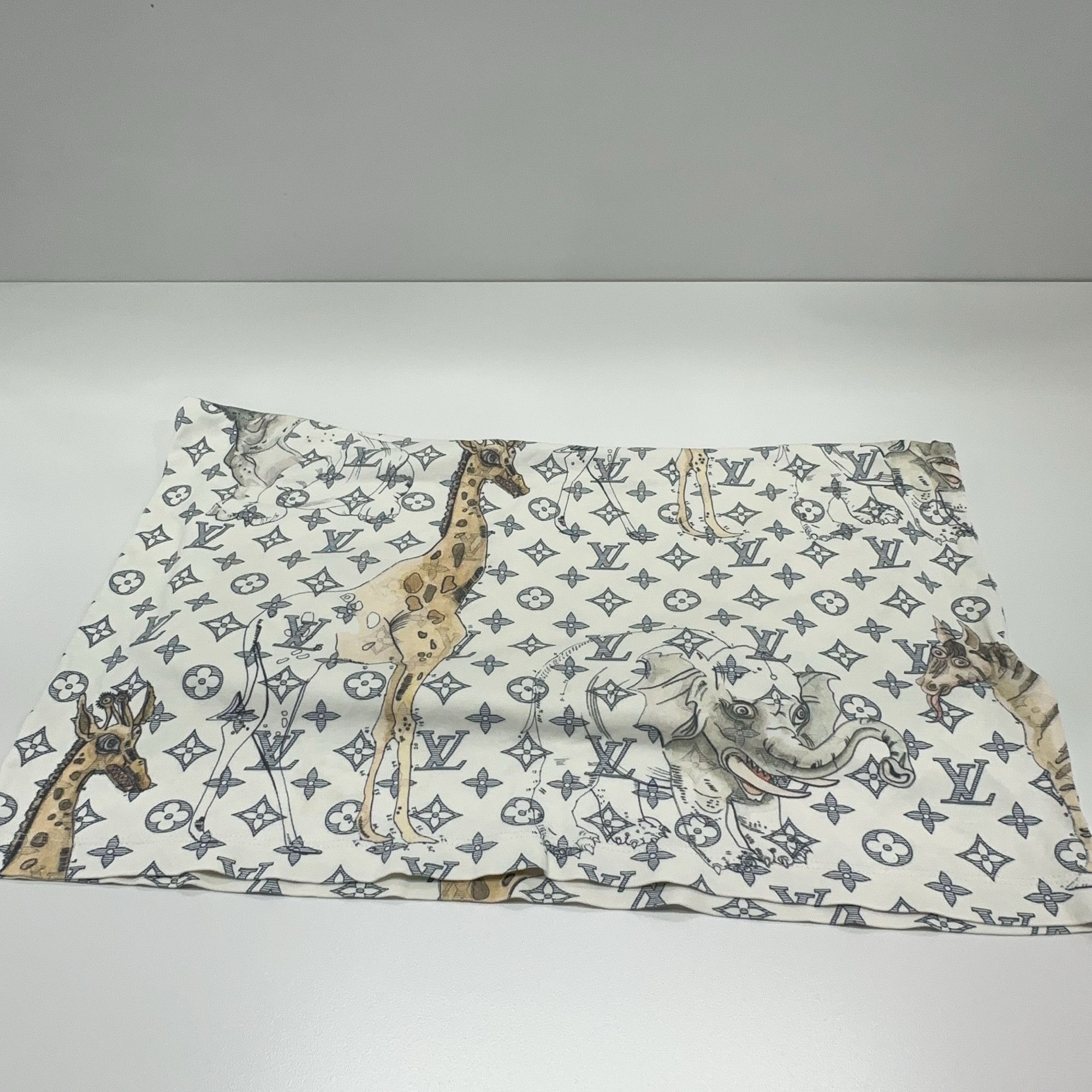 Louis Vuitton Louis Vuitton Monogram Animal Print T-Shirt Size S Size US S / EU 44-46 / 1 - 7 Thumbnail