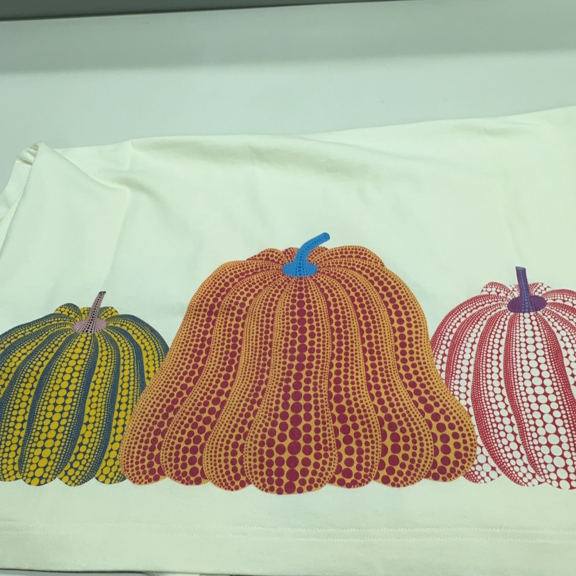 Louis Vuitton Louis Vuitton x Yayoi Kusama Pumpkin Print T-Shirt M Size US M / EU 48-50 / 2 - 10 Thumbnail
