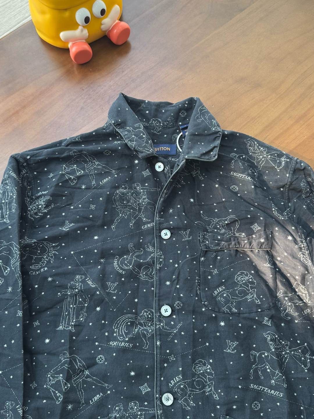 Louis Vuitton Louis Vuitton Zodiac Constellation Print Shirt Size S Size US S / EU 44-46 / 1 - 7 Thumbnail