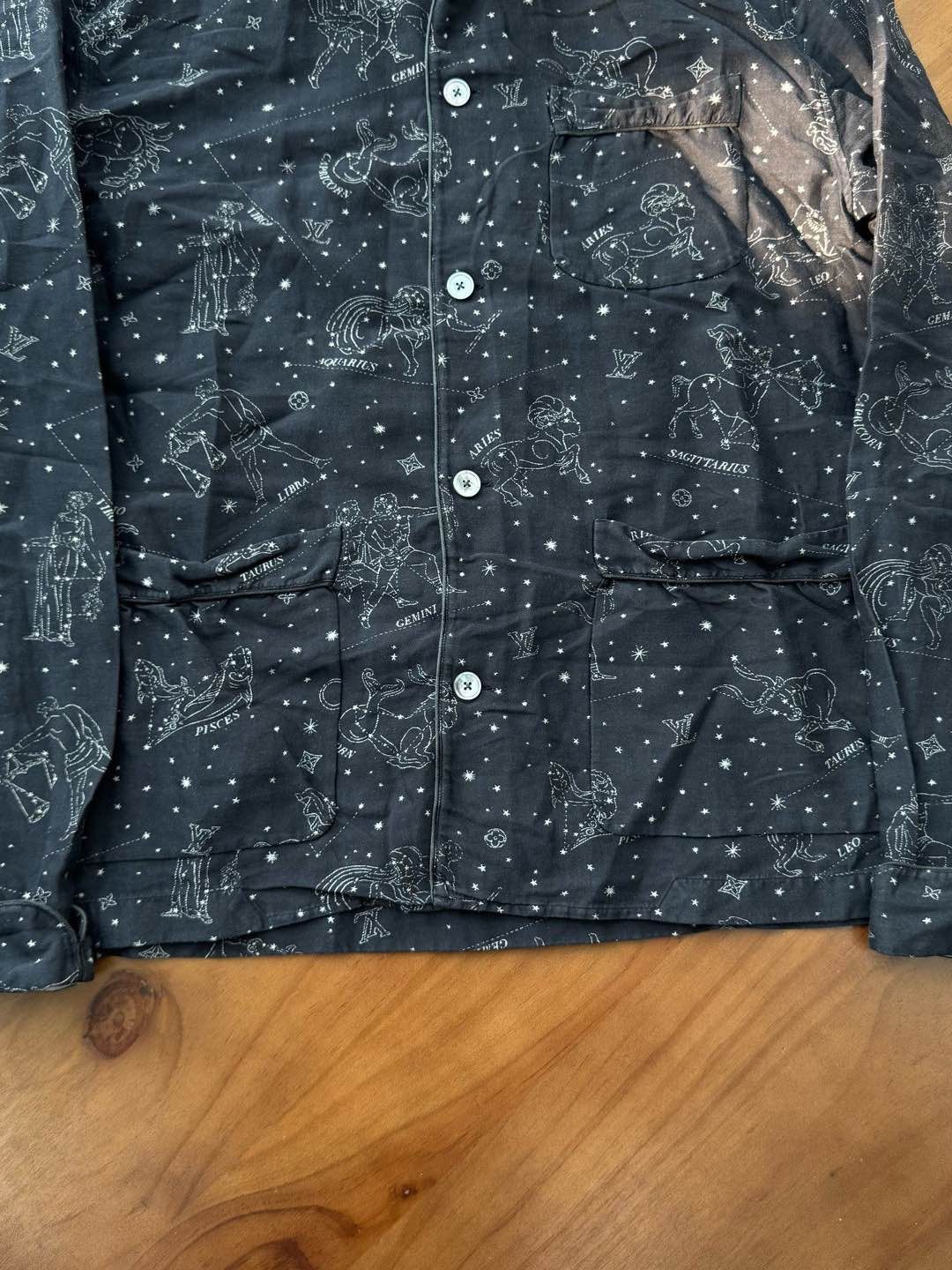 Louis Vuitton Louis Vuitton Zodiac Constellation Print Shirt Size S Size US S / EU 44-46 / 1 - 5 Thumbnail