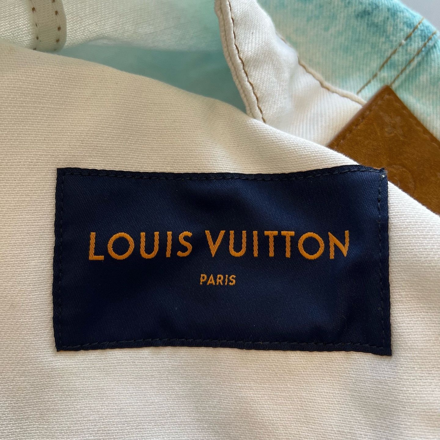 Louis Vuitton Louis Vuitton Spray Pattern Denim Jacket Size 46 Size US S / EU 44-46 / 1 - 3 Thumbnail