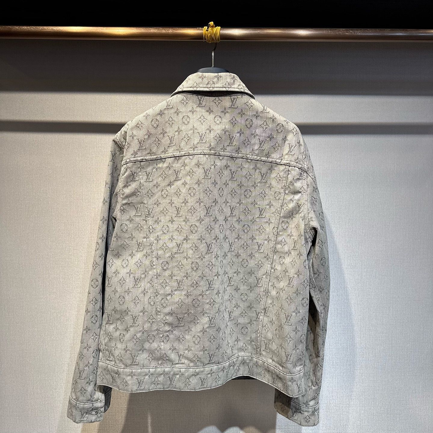 Louis Vuitton Louis Vuitton Monogram Denim Jacket Size M Size US M / EU 48-50 / 2 - 2 Thumbnail