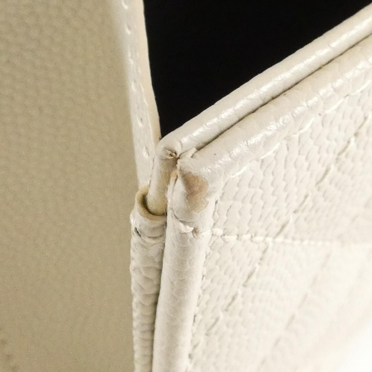 Yves Saint Laurent Yves Saint Laurent Saint Laurent Calf Chain Wallet Leather Shoulder 620280BOW91 DUTY FREE for USA Size ONE SIZE - 10 Thumbnail