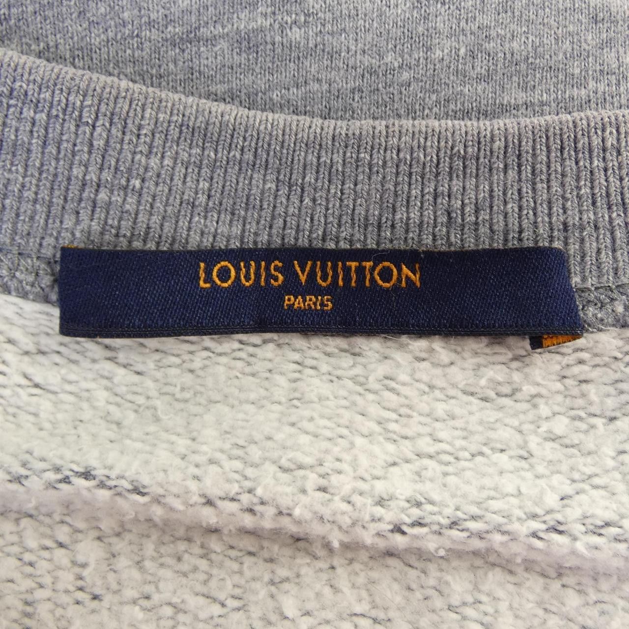 Louis Vuitton Louis Vuitton Louis Vuitton Upside Down LV Logo Cotton Sweatshirt Textile Sweatshirts & Hoodies HFY20WGVR DUTY FREE for USA Size ONE SIZE - 4 Thumbnail